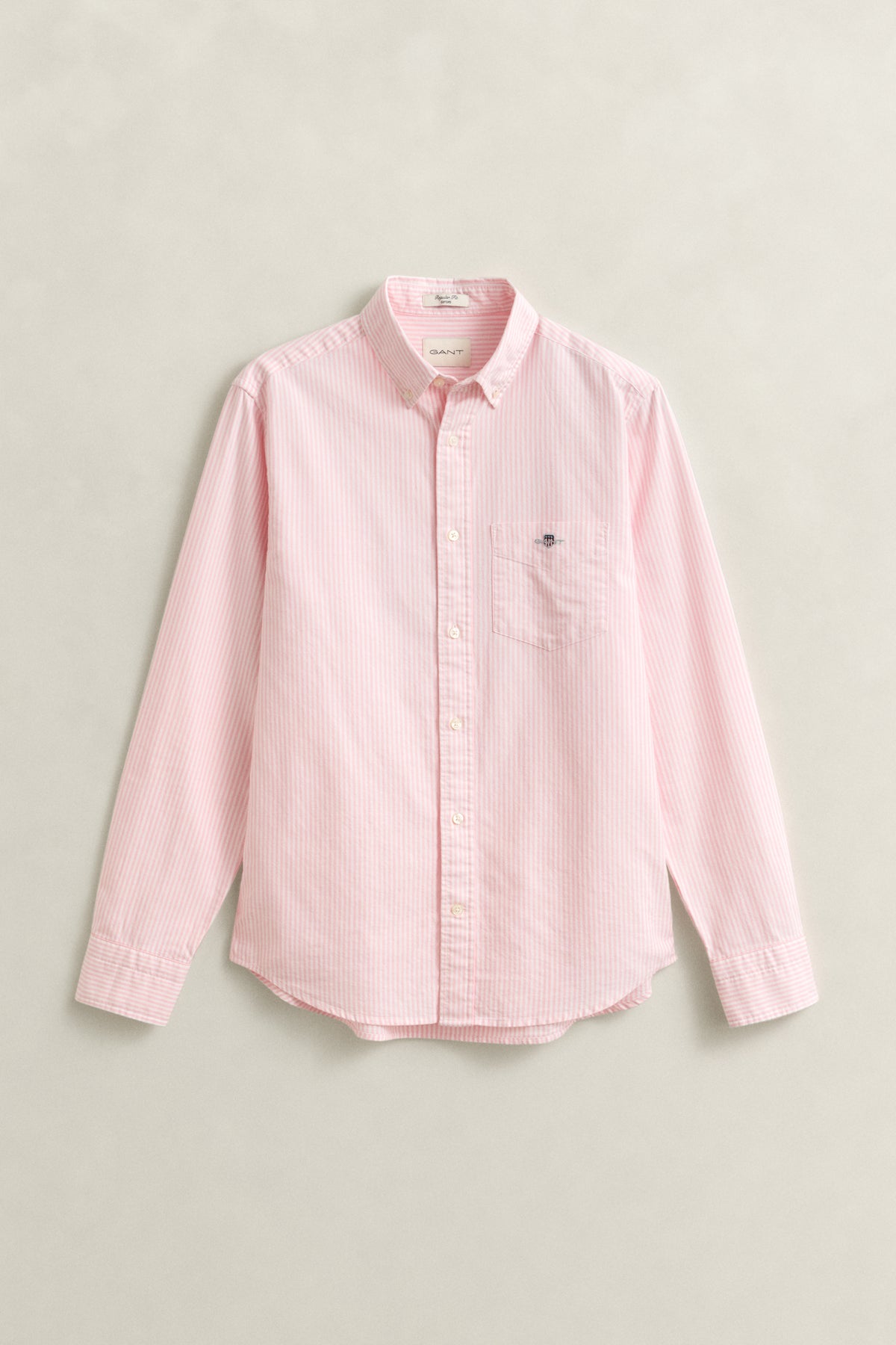 WASHED PINK, REG CLASSIC OXFORD STRIPE SHIRT, FLAT-LAY BY GANT AU.