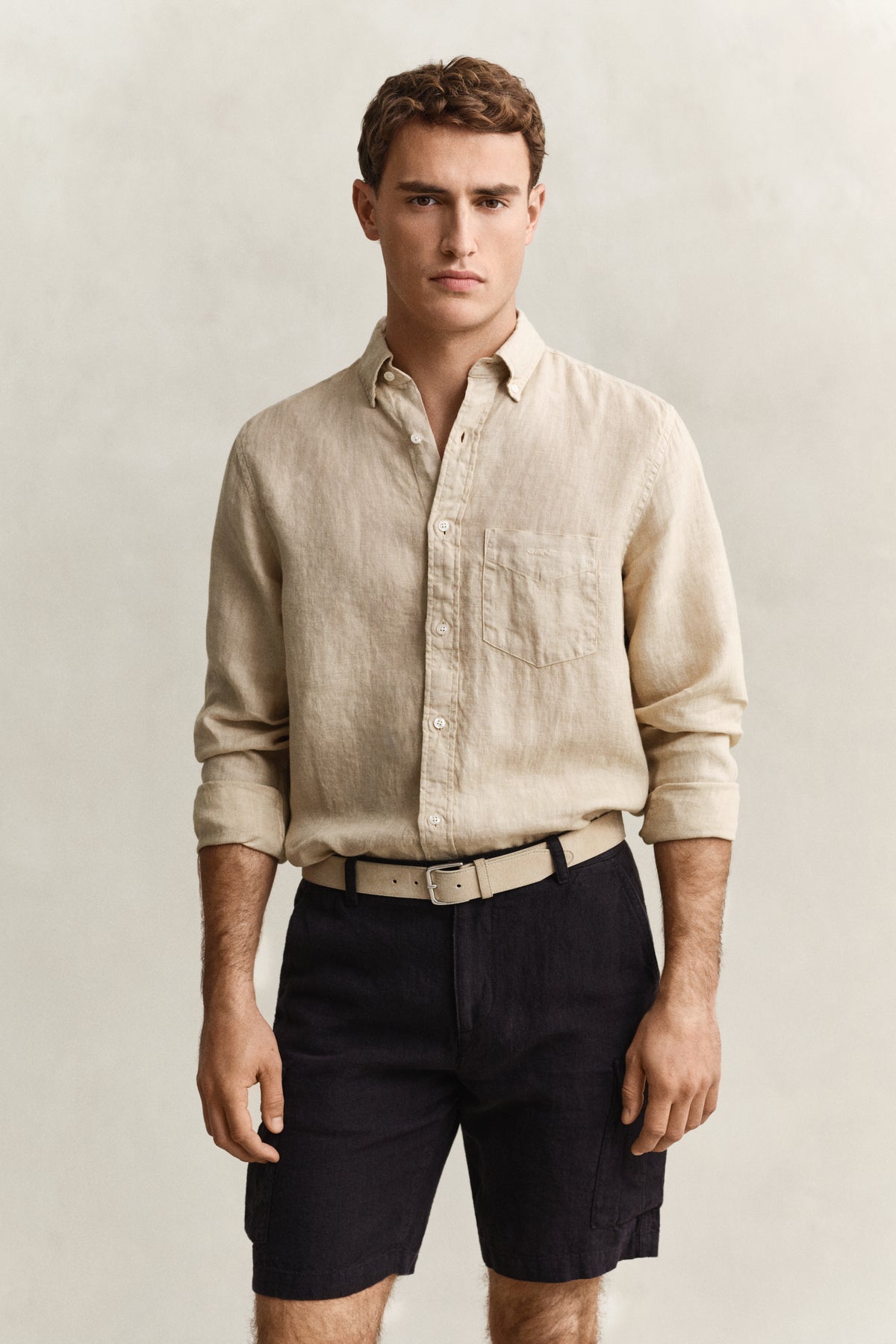 OAT BEIGE, REG GMNT DYED LINEN SHIRT, FRONT-VIEW BY GANT AU.