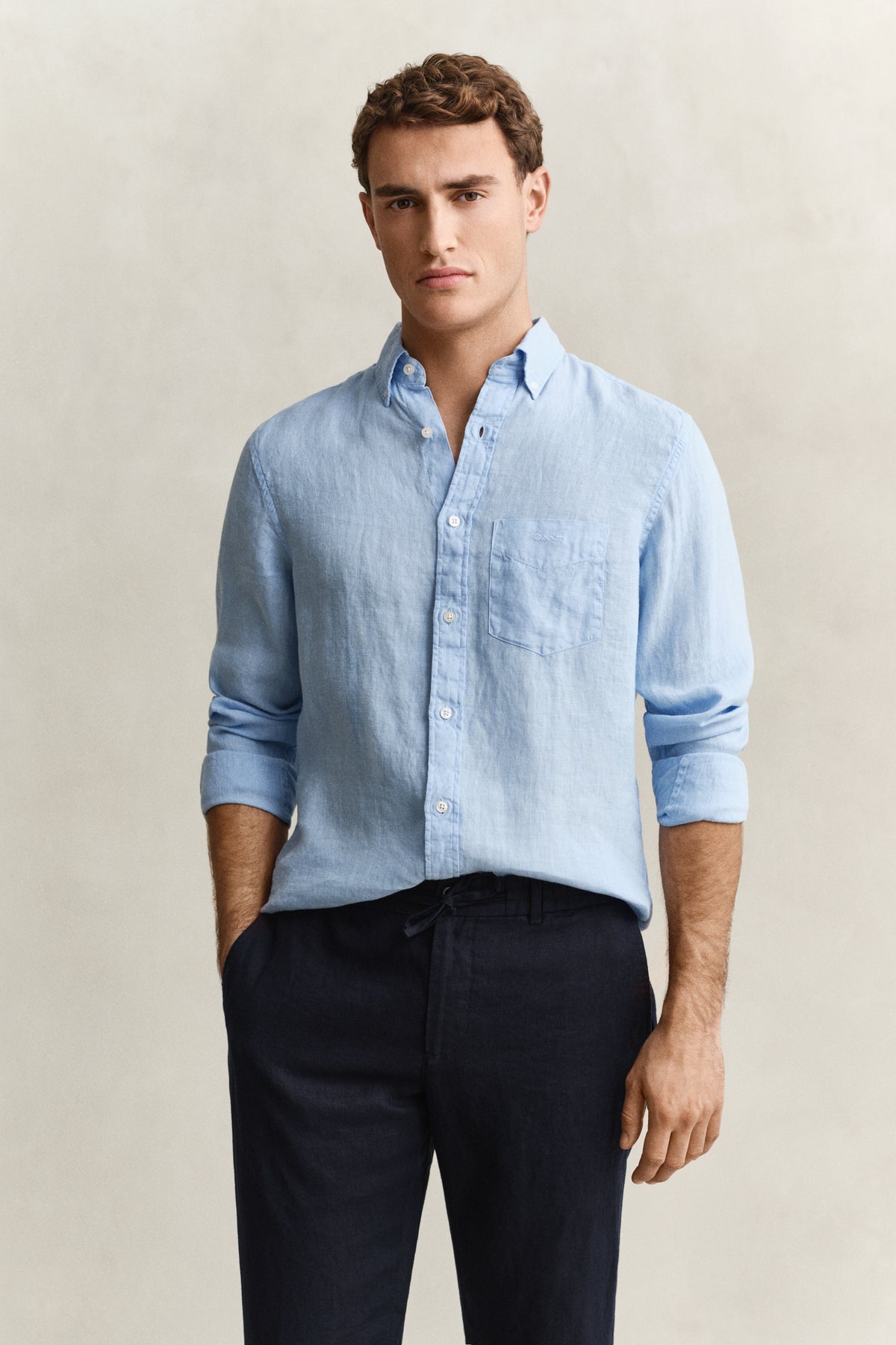 SKY BLUE, REG GMNT DYED LINEN SHIRT, FRONT-VIEW BY GANT AU.
