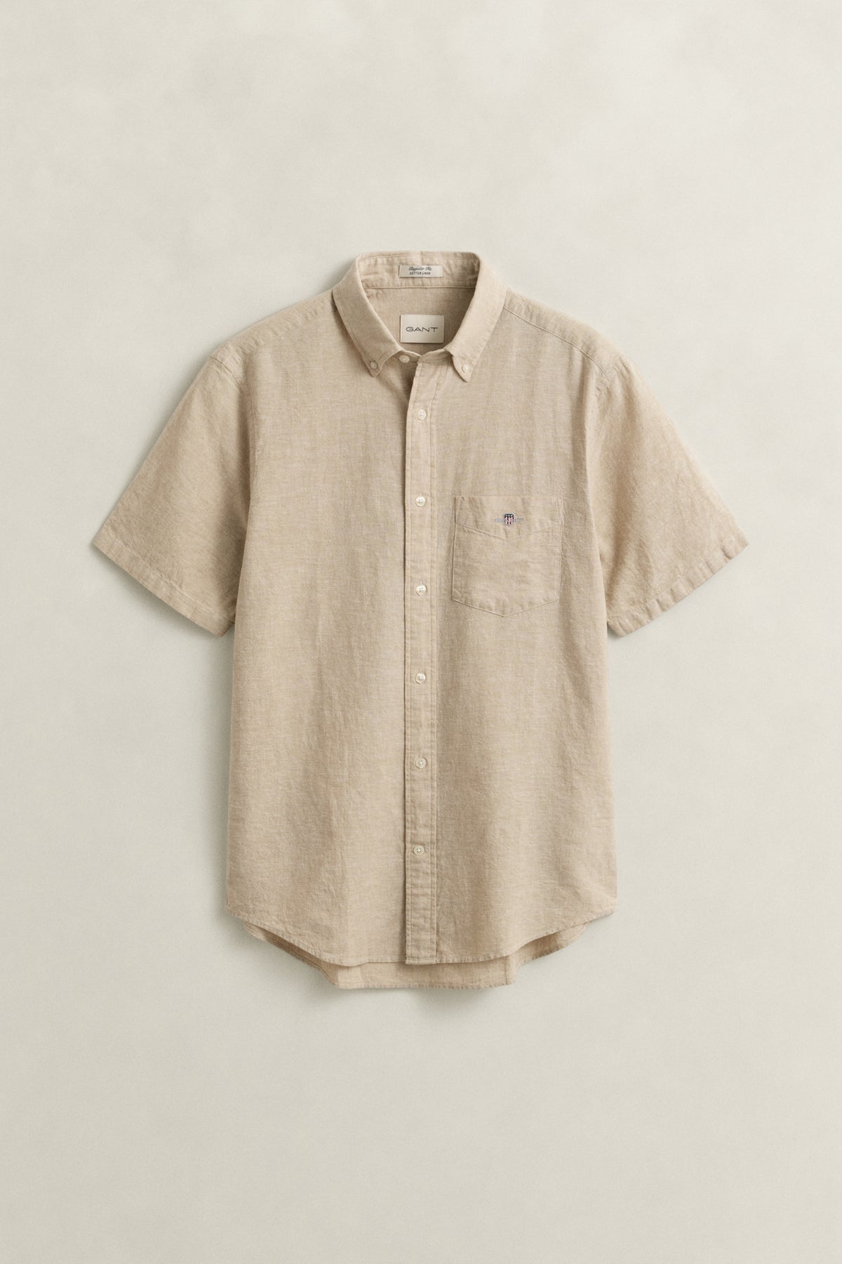 OAT BEIGE, REG COTTON LINEN SS SHIRT, FLAT-LAY BY GANT AU.