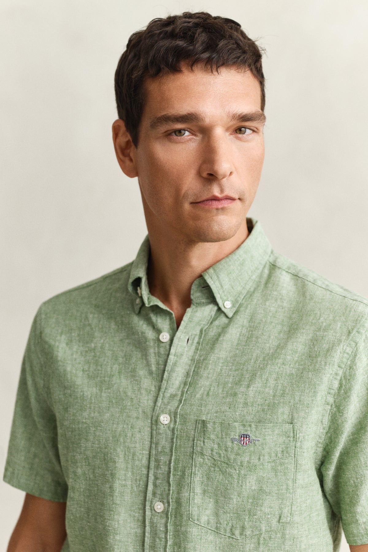 MODEL WEARING REG COTTON LINEN SS SHIRT