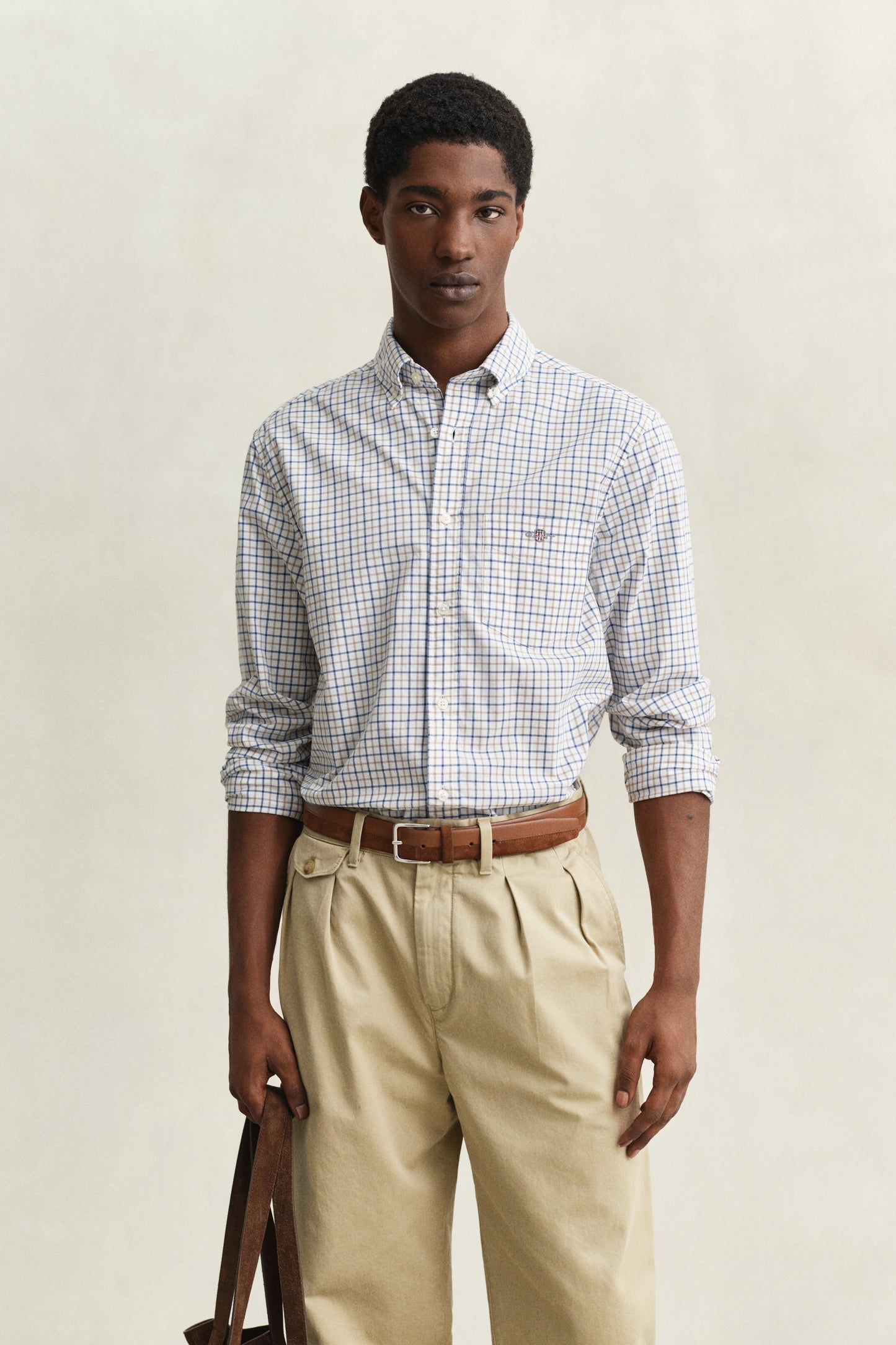 TAUPE BEIGE, REG CLASSIC POPLIN CHECK, FRONT-VIEW BY GANT AU.