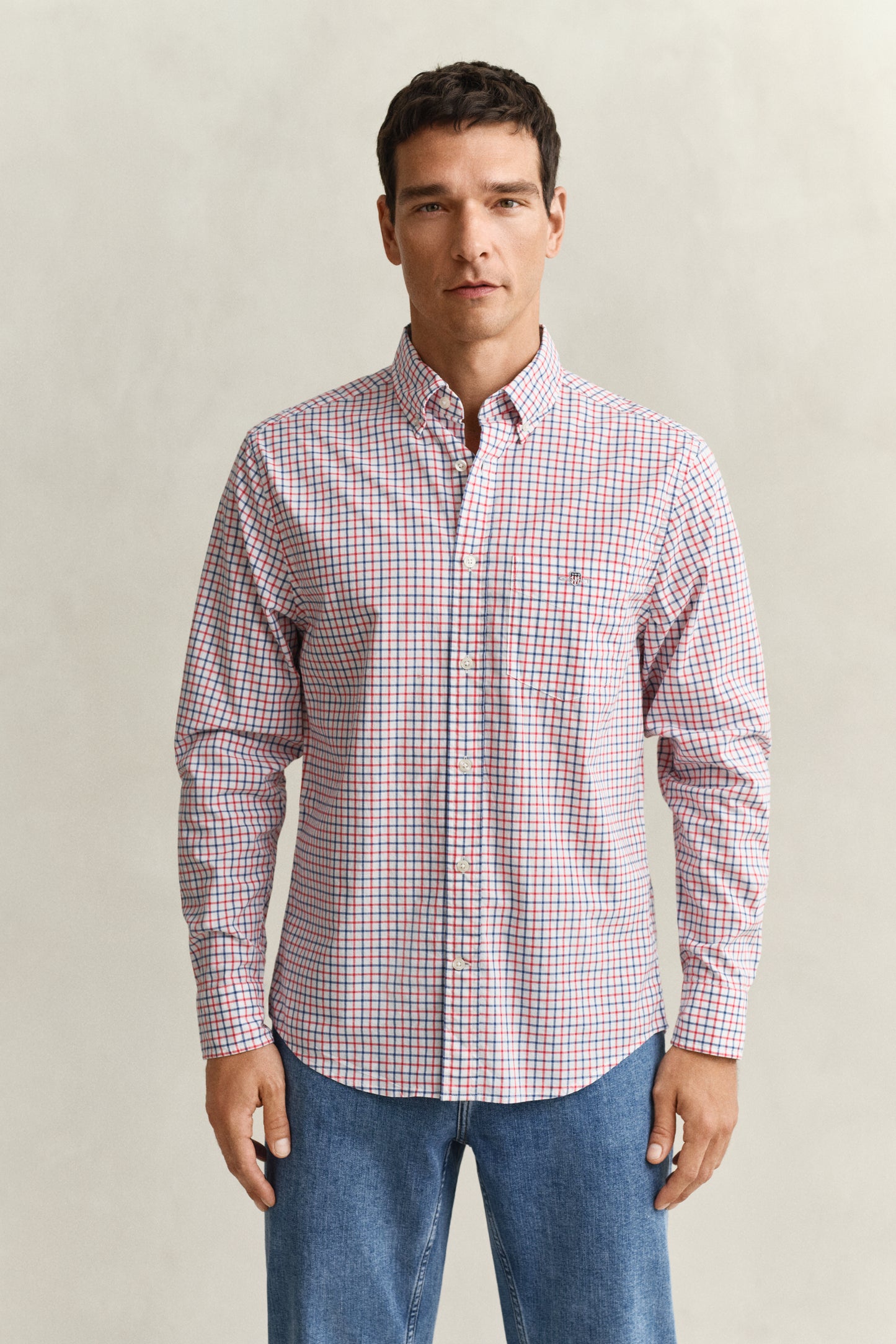 MODEL WEARING REG CLASSIC POPLIN CHECK