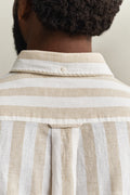 OAT BEIGE, REG COTTON LINEN STRIPE SHIRT, CLOSE-UP BY GANT AU.