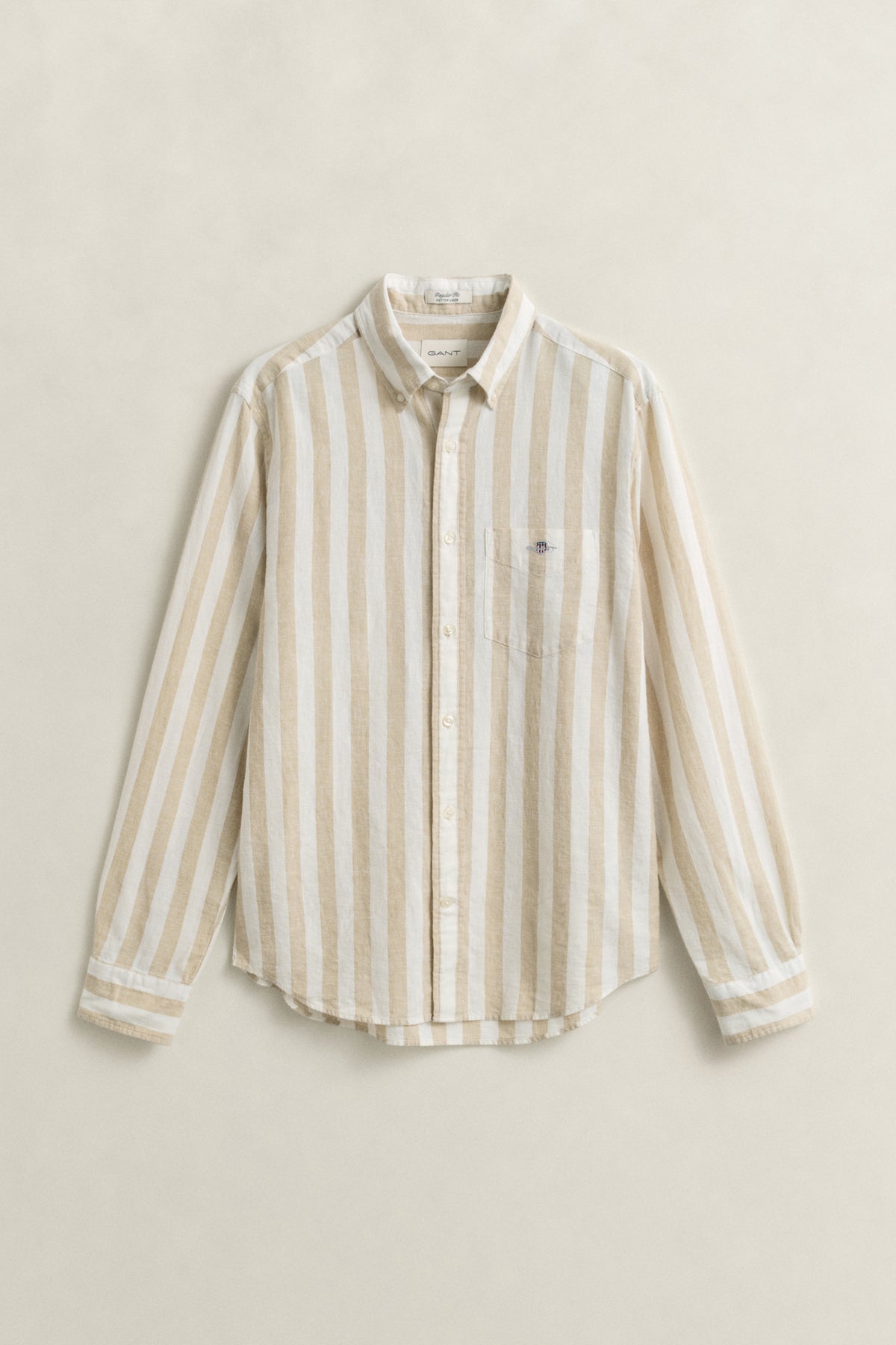 OAT BEIGE, REG COTTON LINEN STRIPE SHIRT, FLAT-LAY BY GANT AU.