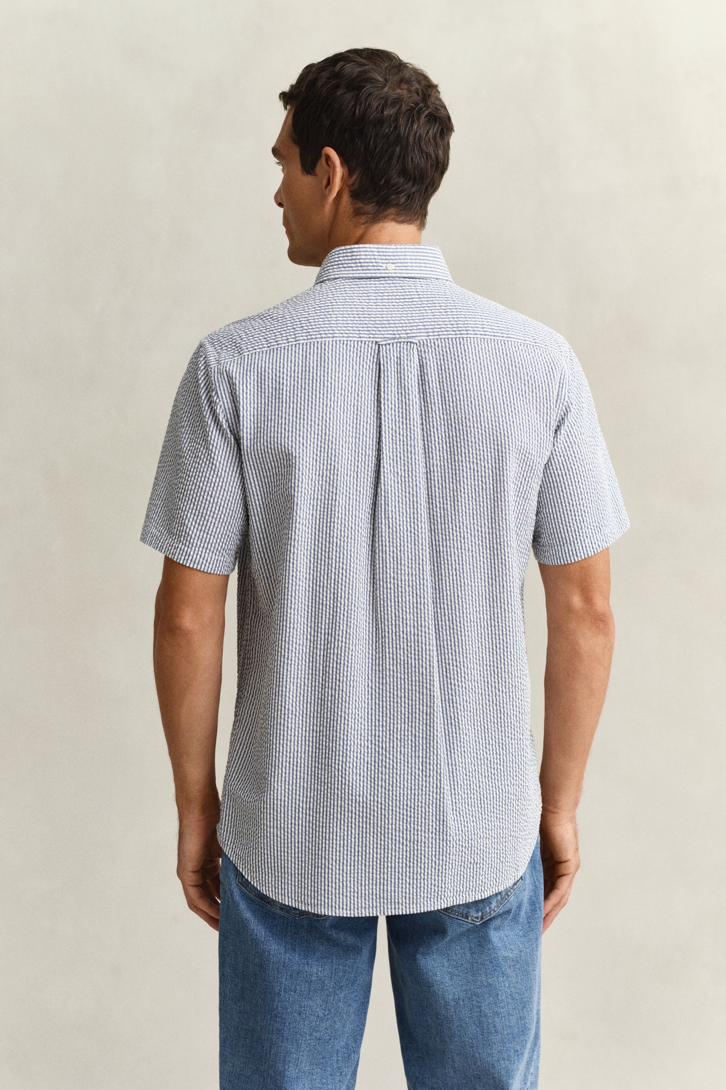 VINTAGE BLUE, REG SEERSUCKER STRIPE SS SHIRT, BACK-VIEW BY GANT AU.