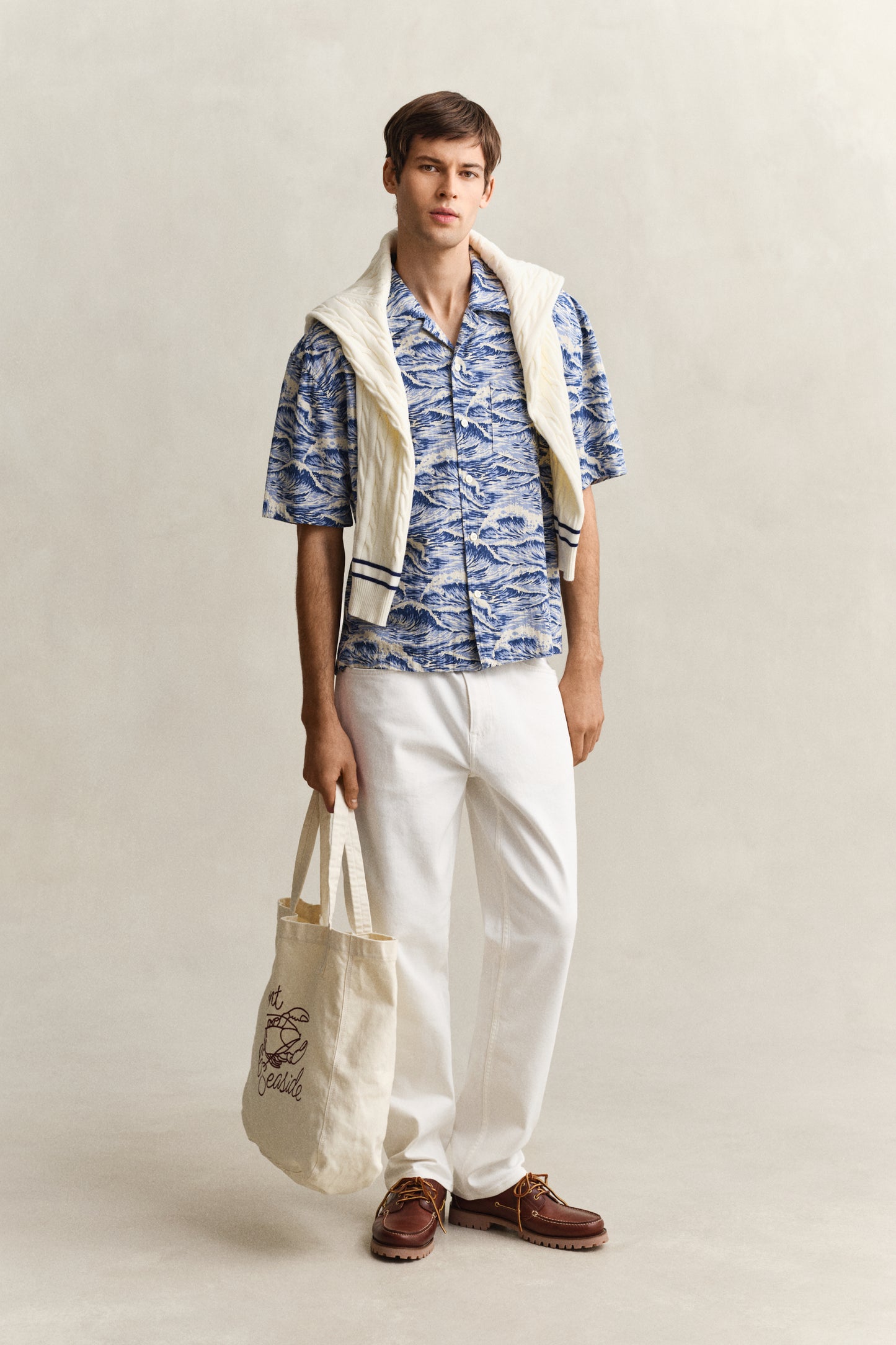 VINTAGE BLUE, REL AOP CAMP COLLAR SS SHIRT BY GANT AU.