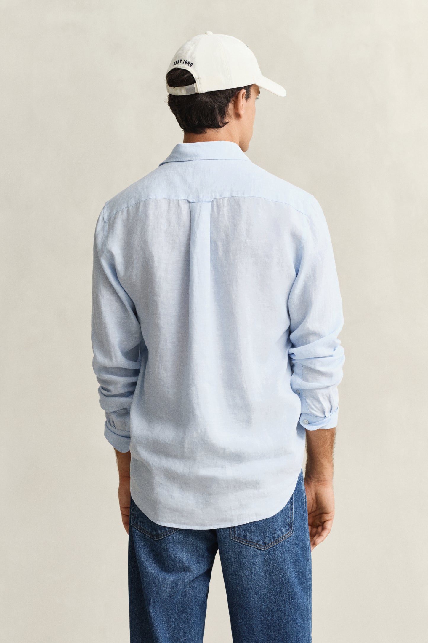 SKY BLUE, REG LINEN SHIRT, BACK-VIEW BY GANT AU.