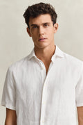MODEL WEARING REG LINEN SS SHIRT