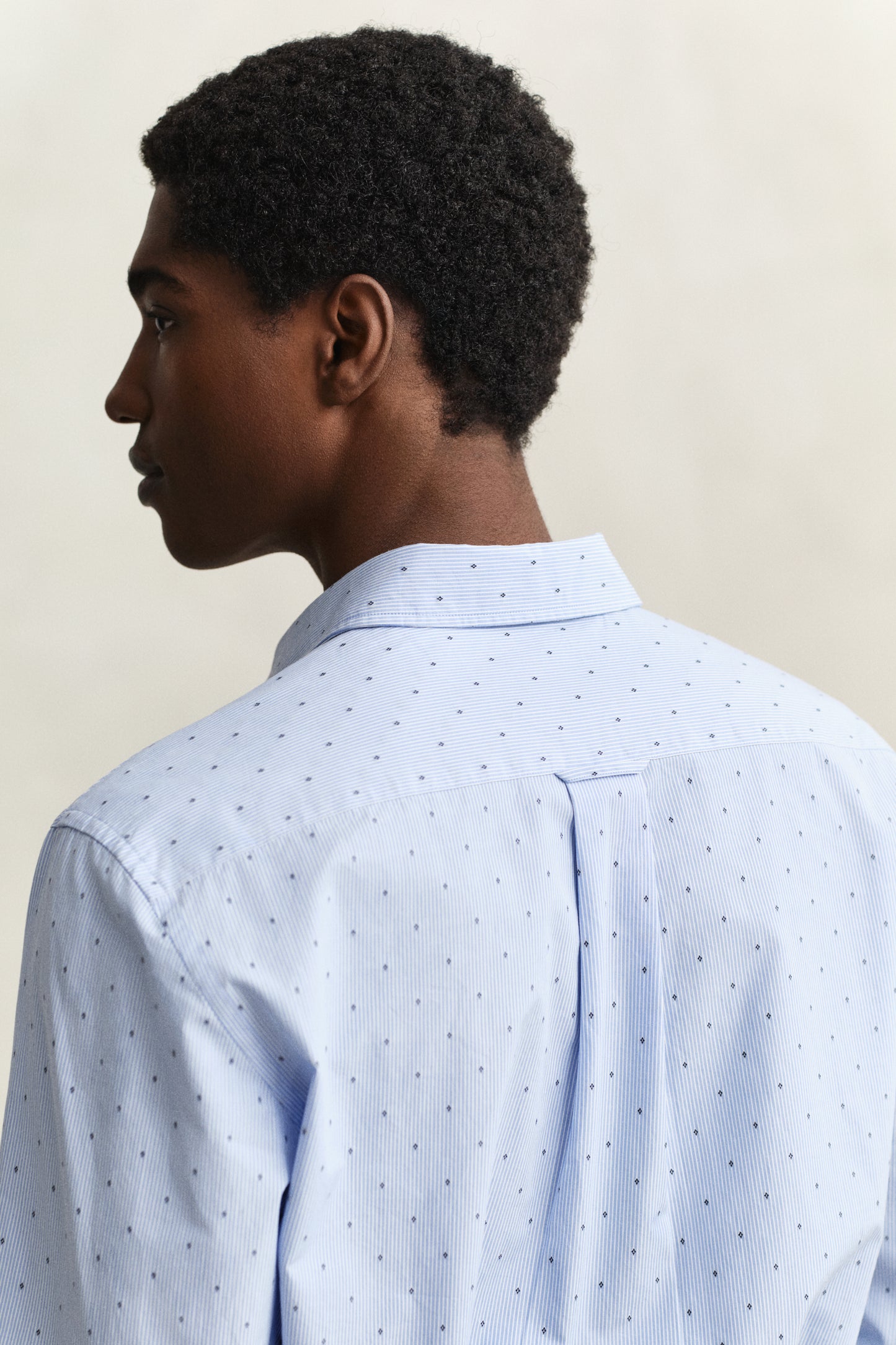 MODEL WEARING REG FIL COUPE SHIRT