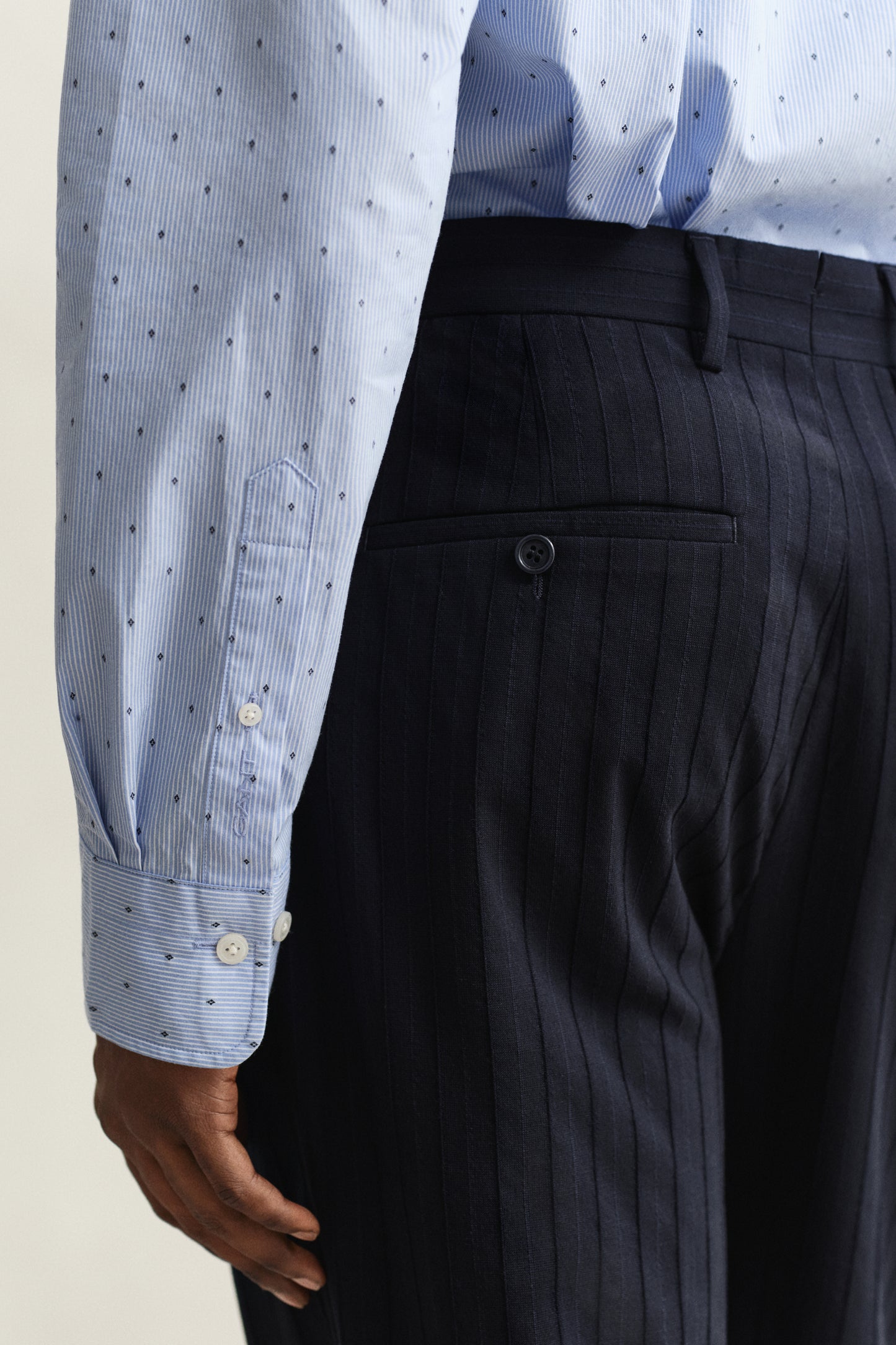 LAVENDER BLUE, REG FIL COUPE SHIRT, CLOSE-UP BY GANT AU.