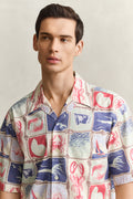 MODEL WEARING REL NAUTICAL PRINT SS SHIRT
