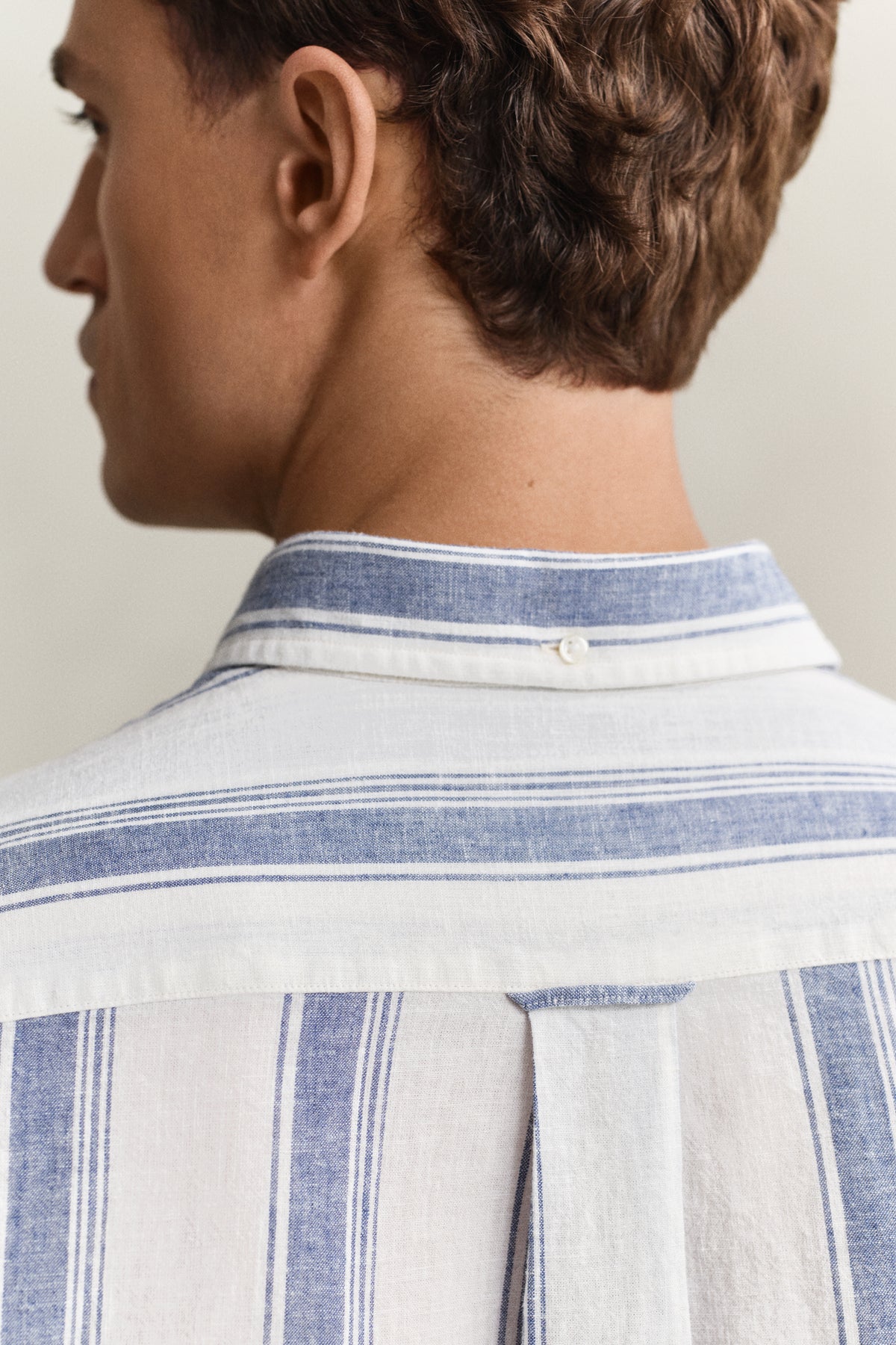 VINTAGE BLUE, REG COTTON LINEN STRIPE SHIRT, CLOSE-UP BY GANT AU.