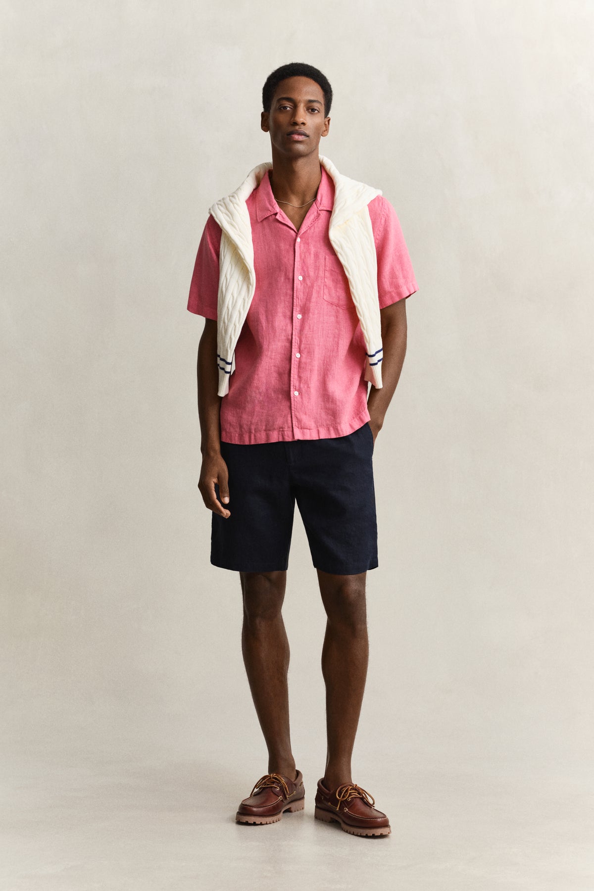 ROSE PINK, REG GMNT DYED LINEN SS CAMP SHIRT BY GANT AU.