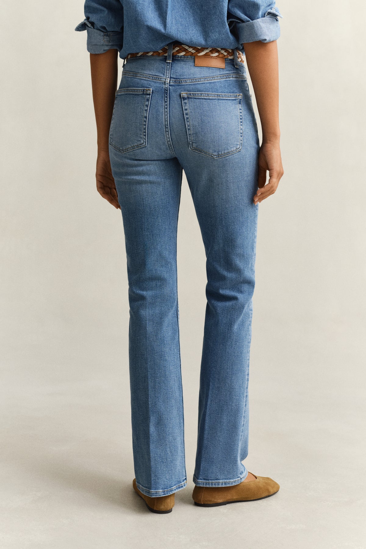 SEMI LIGHT BLUE BROKEN IN, Slim Flared Jeans, BACK-VIEW BY GANT AU.
