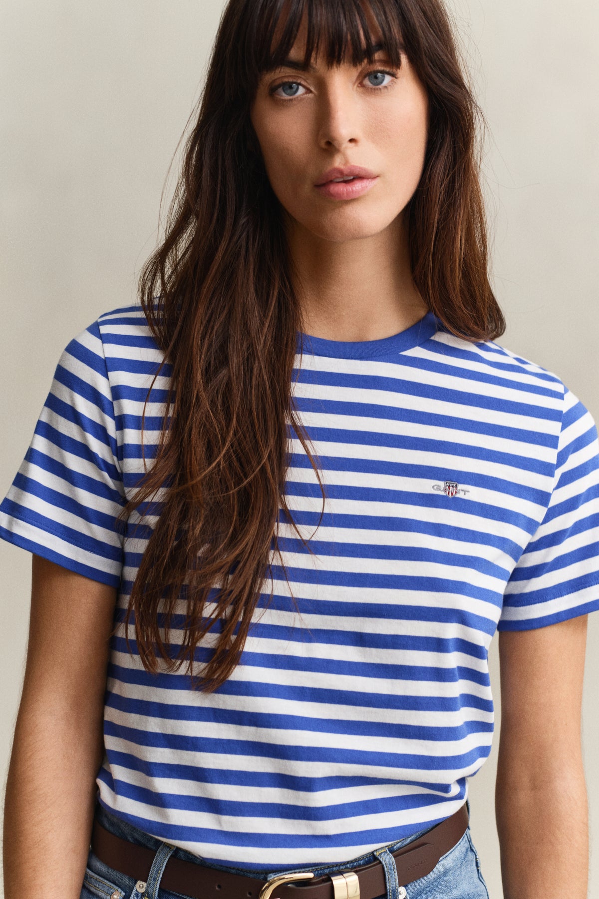 ROYAL BLUE, REG STRIPED SHIELD SS T-SHIRT, CLOSE-UP BY GANT AU.