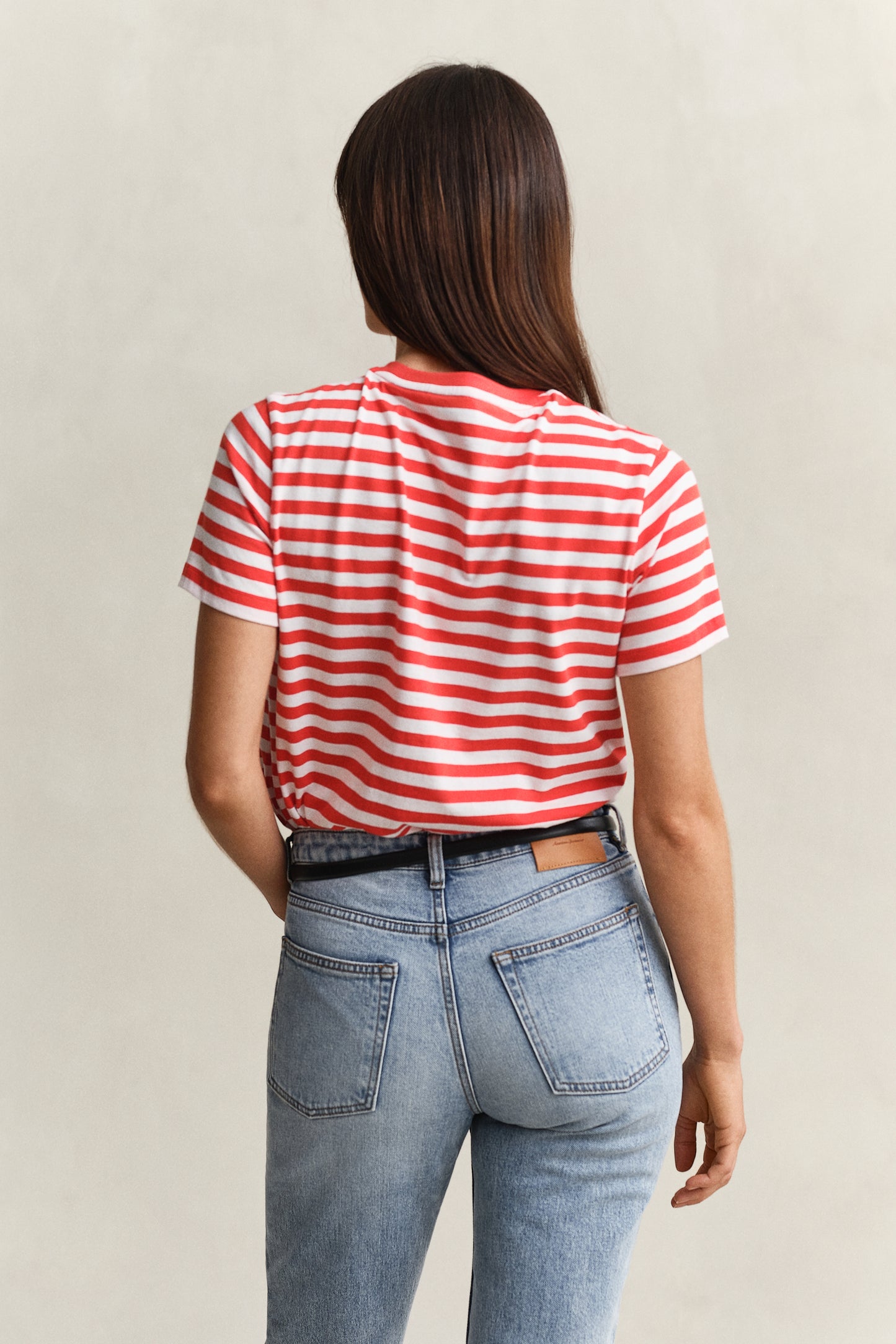 PERFECT RED, REG STRIPED SHIELD SS T-SHIRT, BACK-VIEW BY GANT AU.