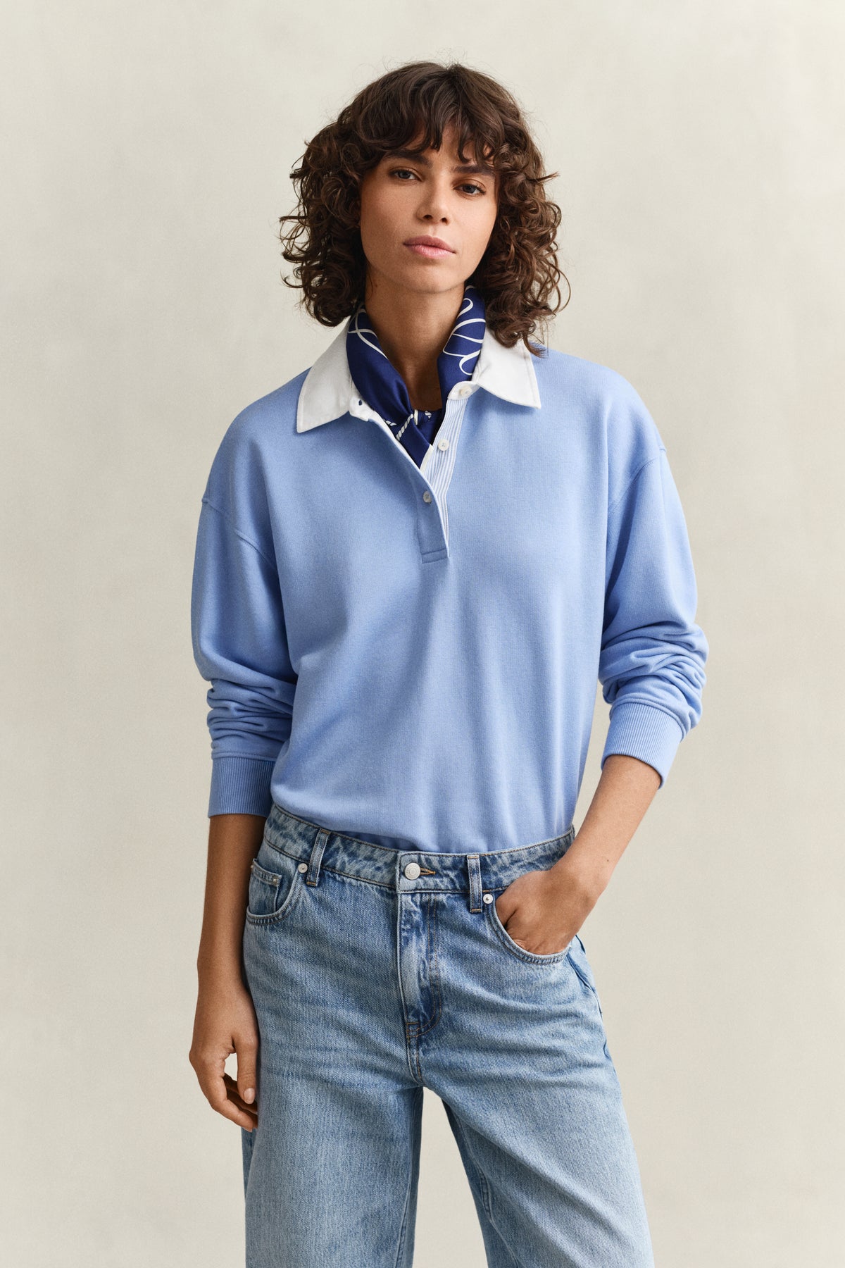 HYDRANGEA BLUE, RUGGER SWEATSHIRT, FRONT-VIEW BY GANT AU.