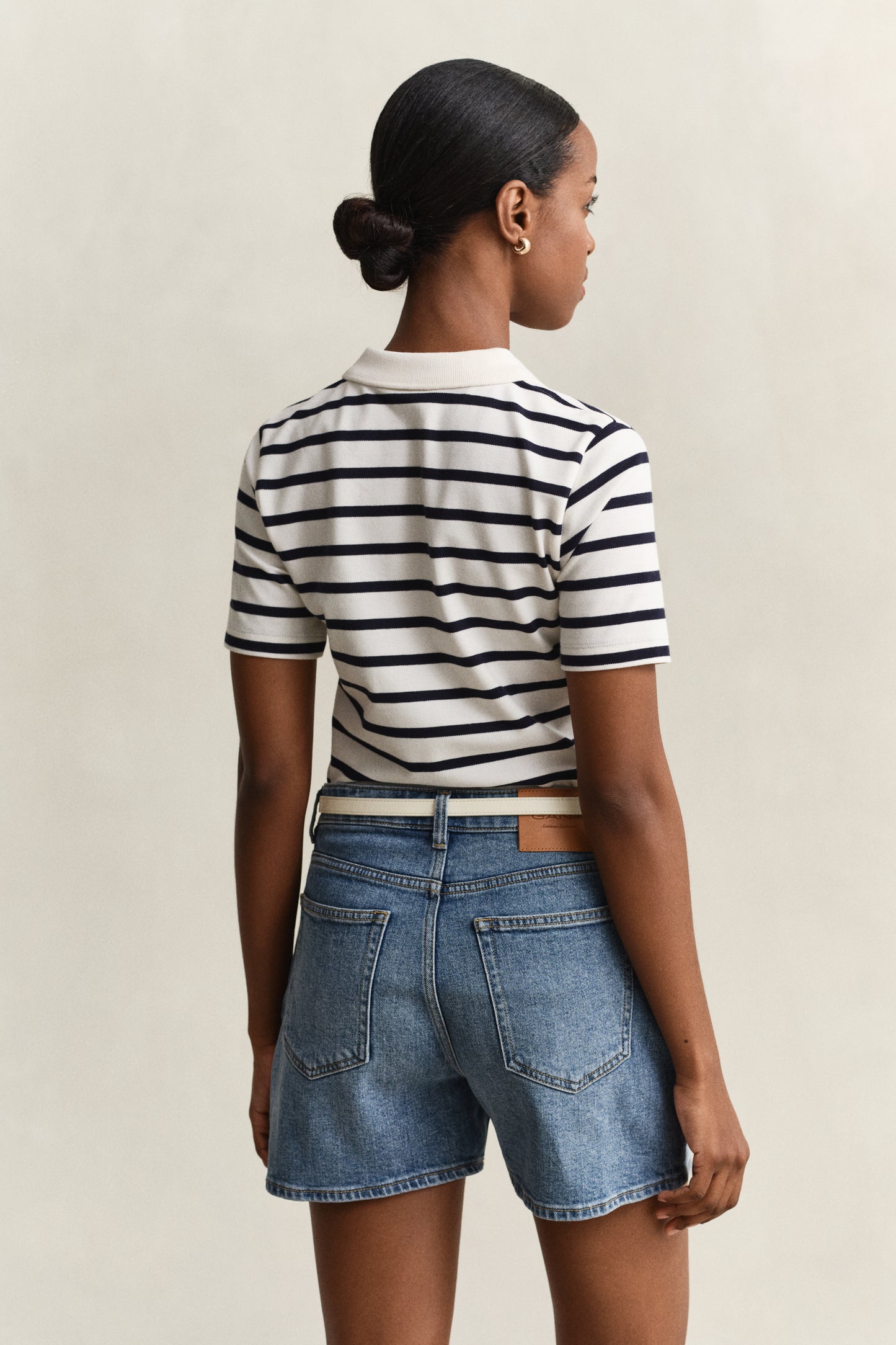 EGGSHELL, SLIM STRIPED SS PIQUE POLO, BACK-VIEW BY GANT AU.