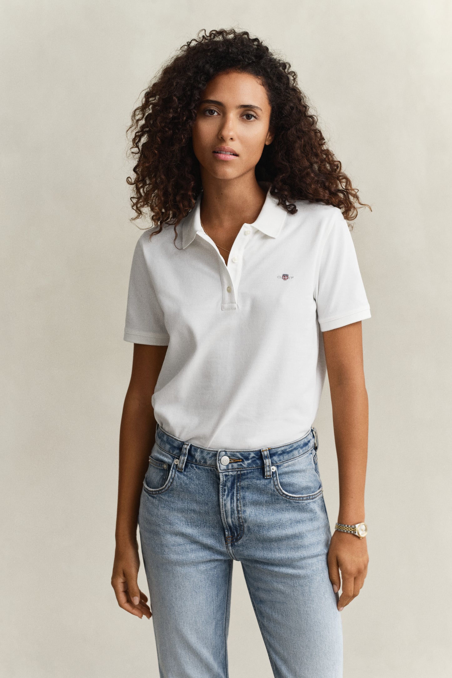 WHITE, REG SHIELD SS PIQUE POLO, FRONT-VIEW BY GANT AU.