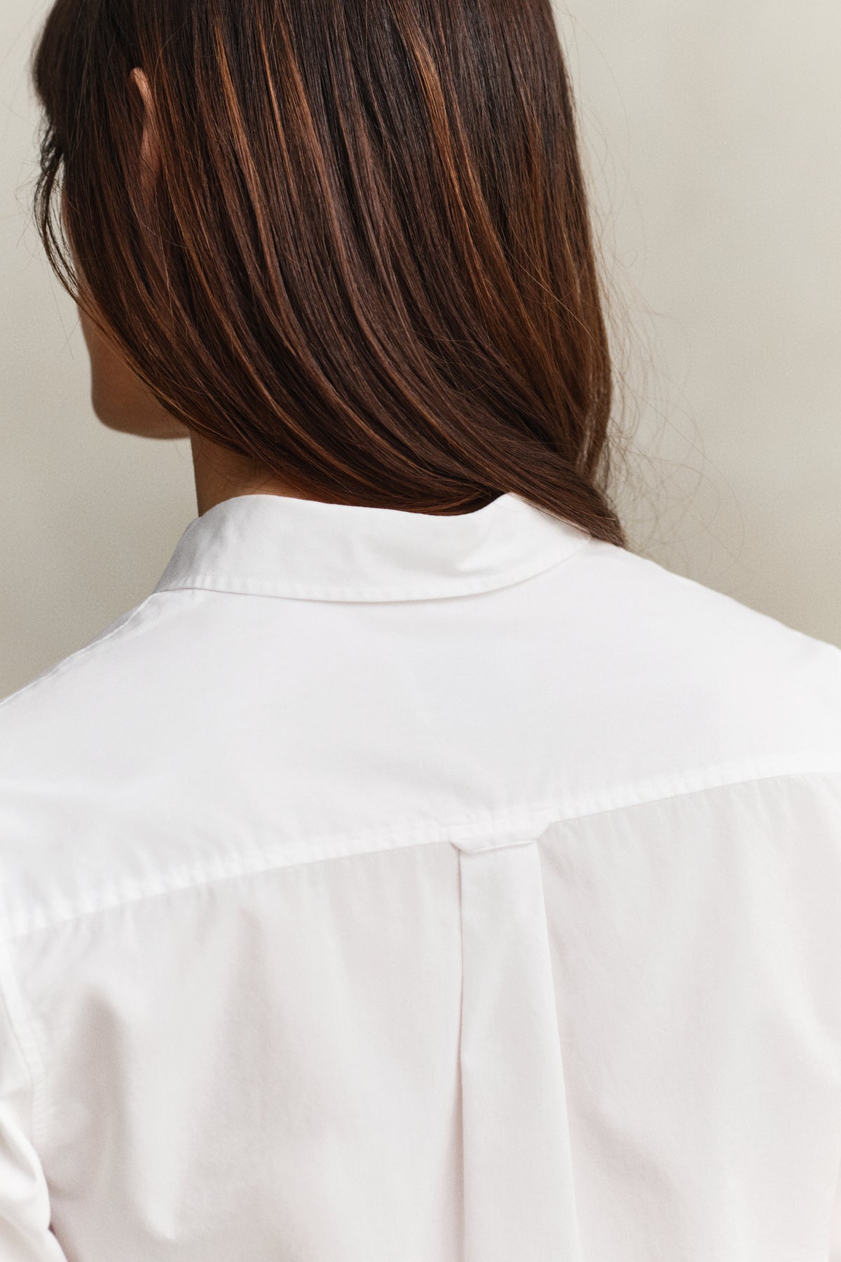 WHITE, REG CLASSIC POPLIN SHIRT, CLOSE-UP BY GANT AU.