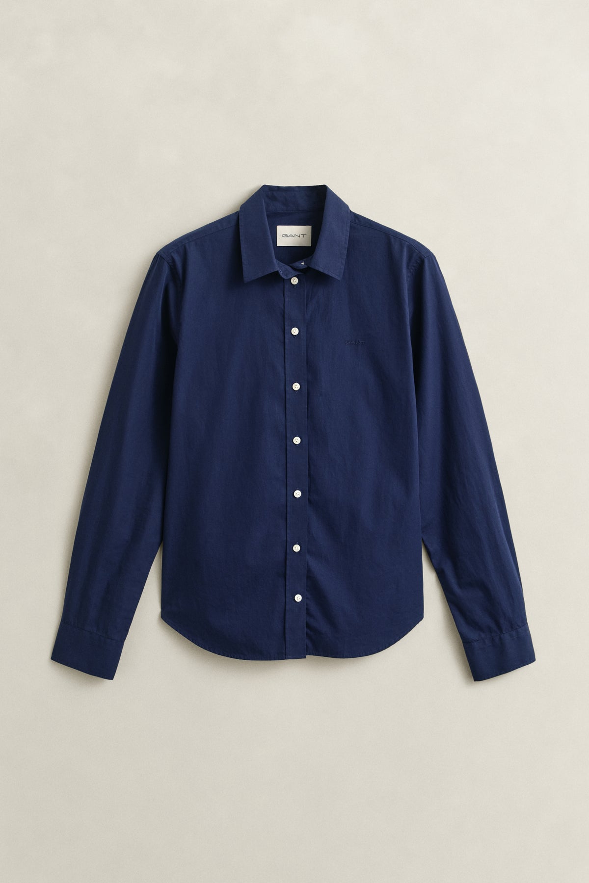 CLASSIC BLUE, REG CLASSIC POPLIN SHIRT, FLAT-LAY BY GANT AU.