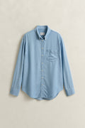 LIGHT BLUE WORN IN, Relaxed Indigo Shirt, FLAT-LAY BY GANT AU.