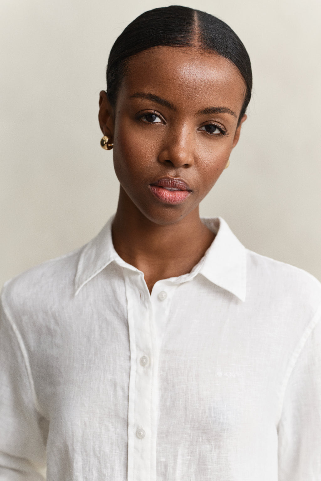 WHITE, REG LINEN LS SHIRT, CLOSE-UP BY GANT AU.
