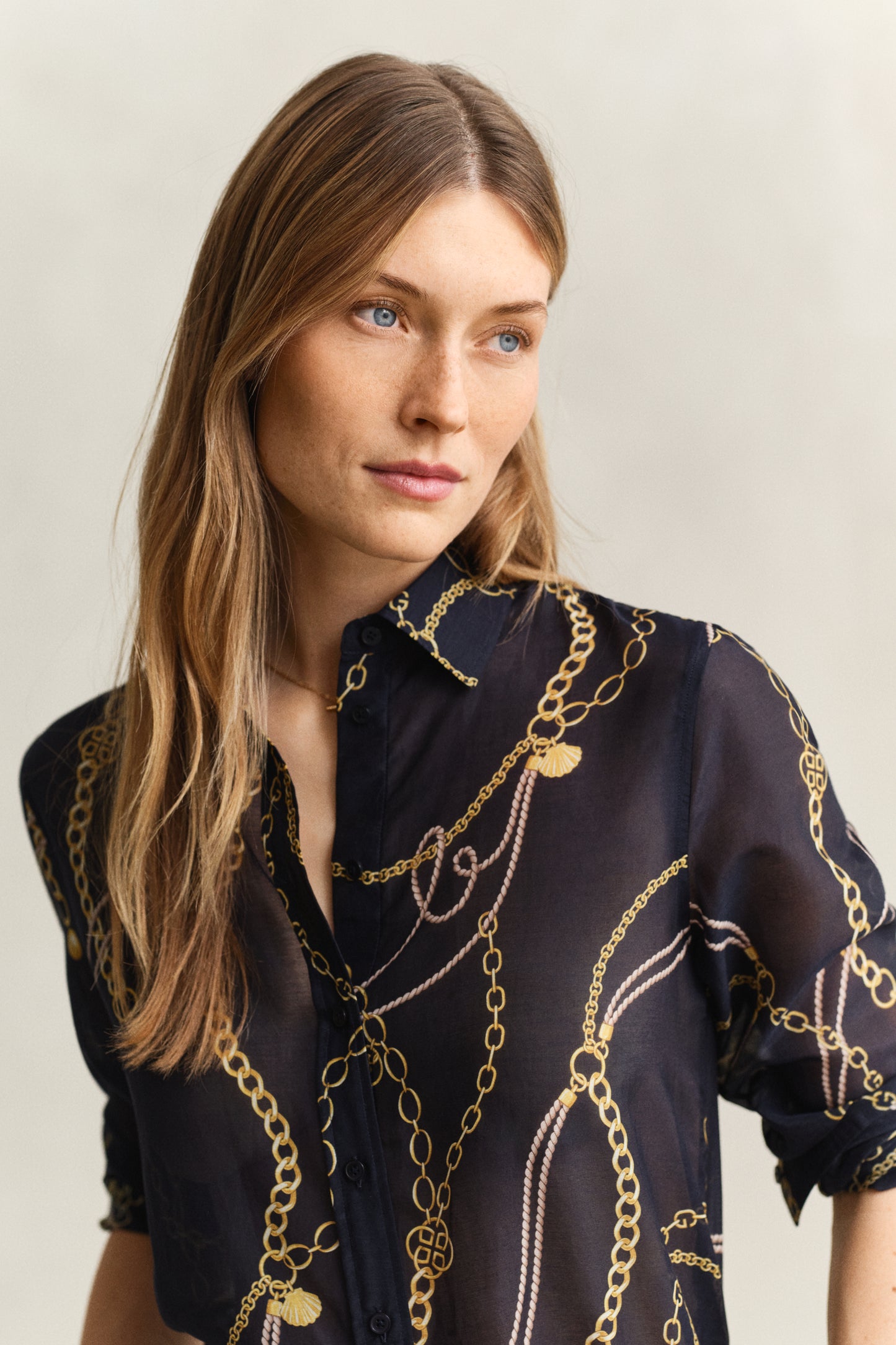 EVENING BLUE, REG PRINTED CTN SILK LS SHIRT, CLOSE-UP BY GANT AU.