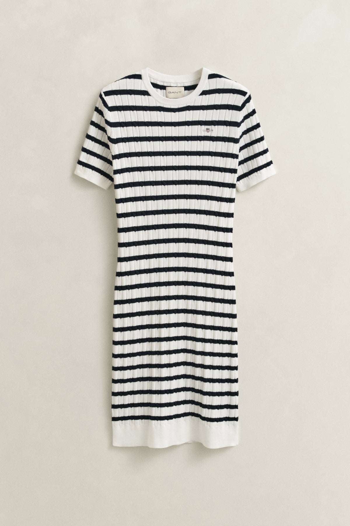 EGGSHELL, STRETCH COTTON CABLE SS DRESS, FLAT-LAY BY GANT AU.