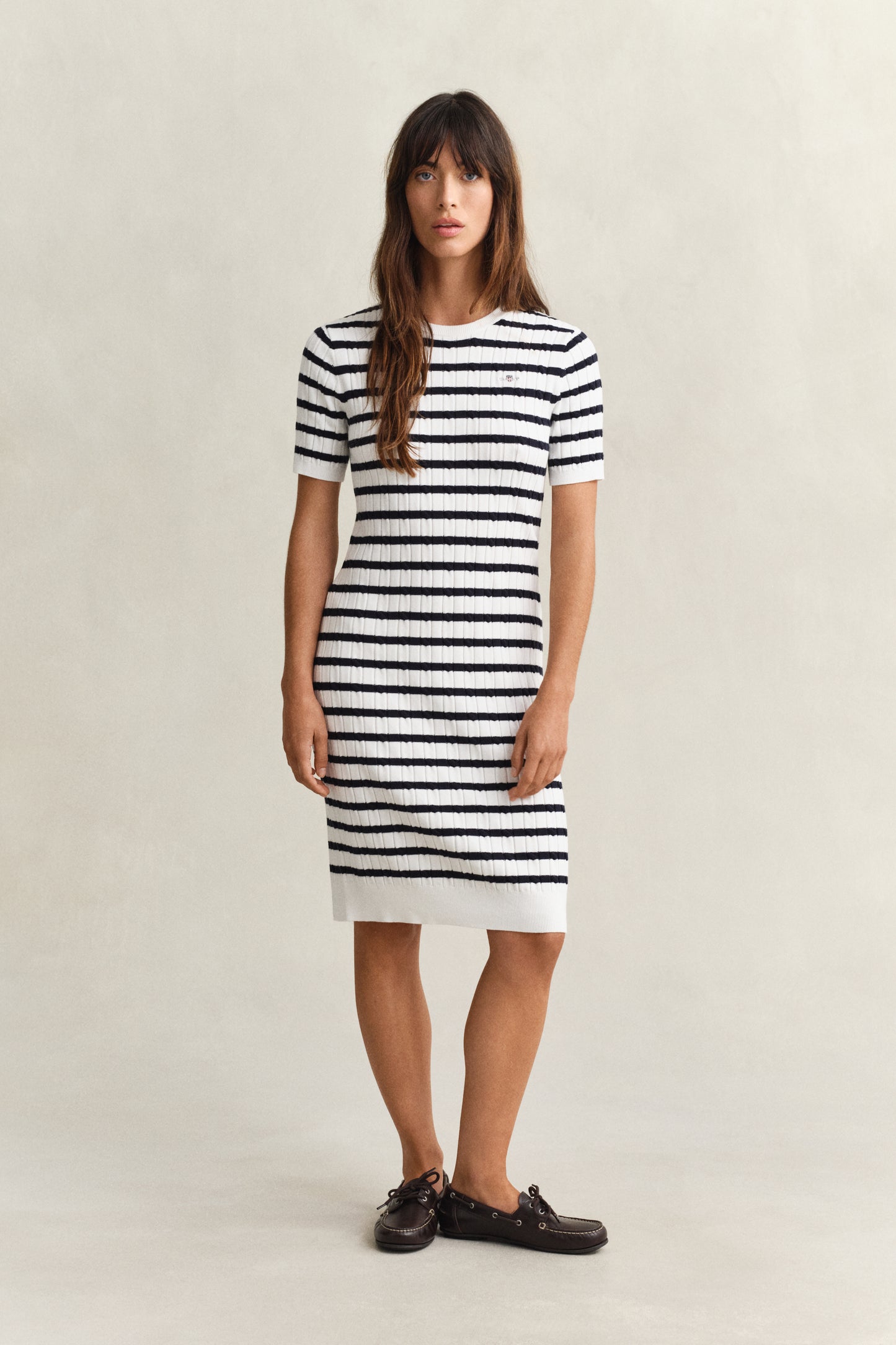 EGGSHELL, STRETCH COTTON CABLE SS DRESS, FRONT-VIEW BY GANT AU.