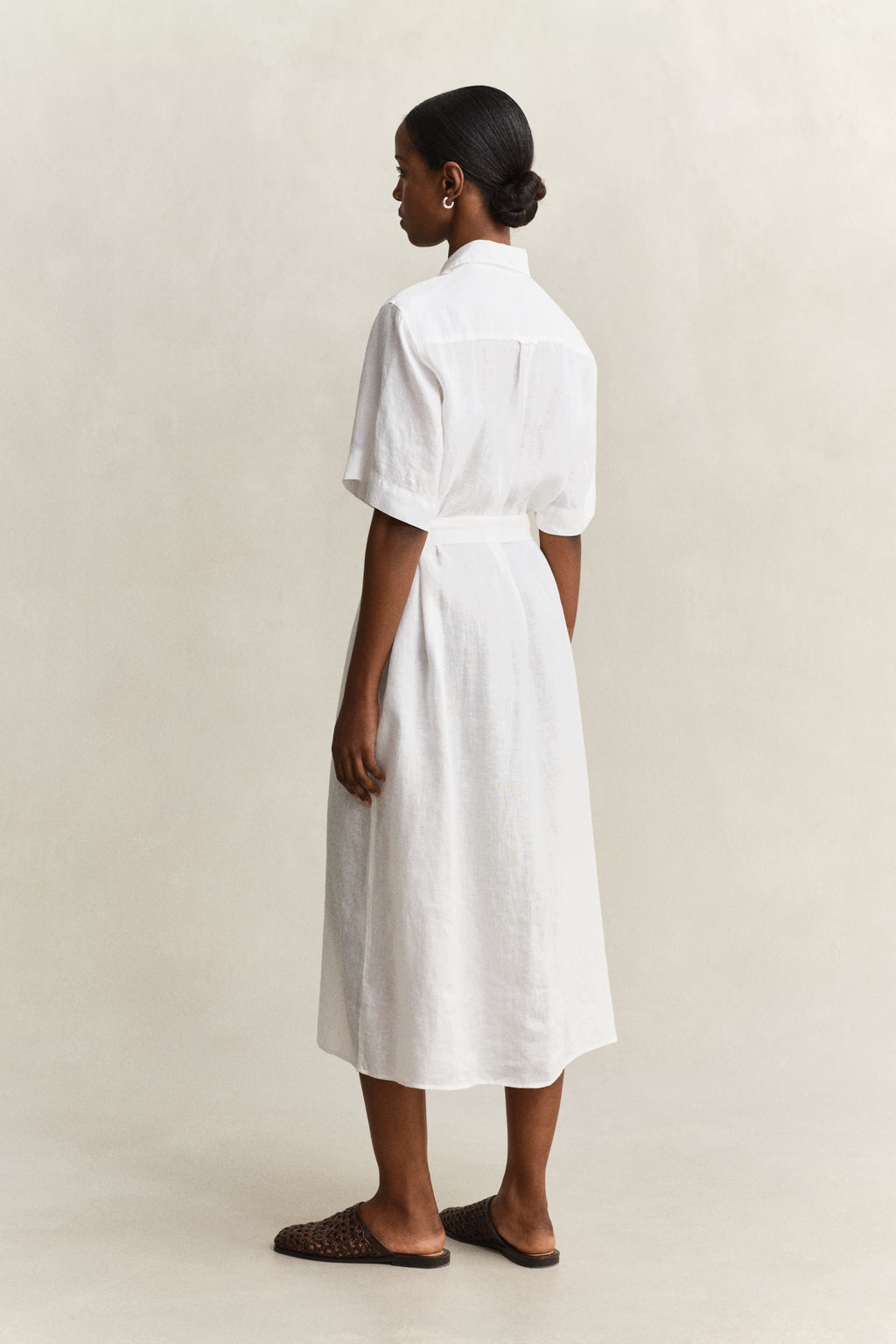 WHITE, LINEN SS SHIRT DRESS, BACK-VIEW BY GANT AU.