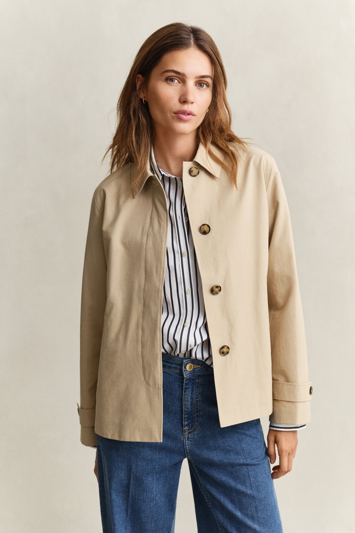 OAT BEIGE, Short Car Coat, FRONT-VIEW BY GANT AU.
