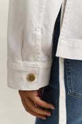 EGGSHELL, DENIM JACKET WITH TIE DETAIL, CLOSE-UP BY GANT AU.