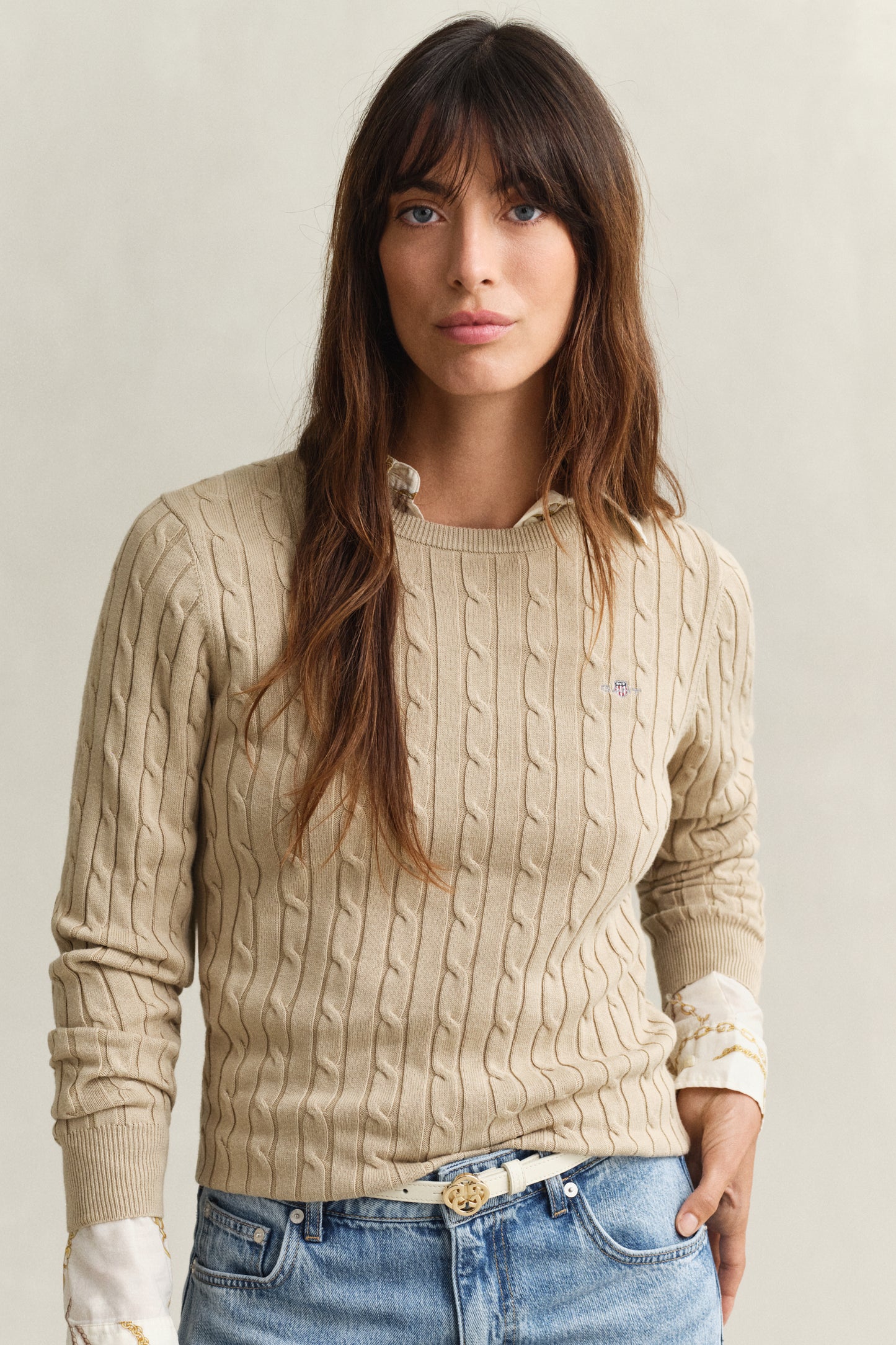 OAT BEIGE, STRETCH COTTON CABLE C-NECK, CLOSE-UP BY GANT AU.