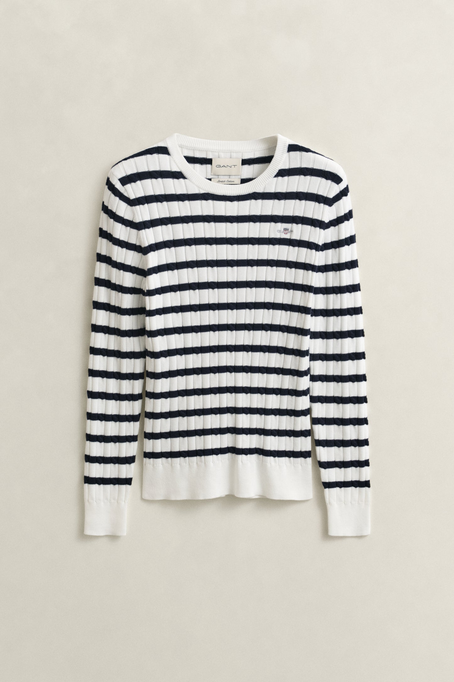 EGGSHELL, STRETCH COTTON CABLE STRIPE C-NECK, FLAT-LAY BY GANT AU.