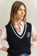 EVENING BLUE, CONTRAST COTTON CABLE V-NECK VEST, CLOSE-UP BY GANT AU.