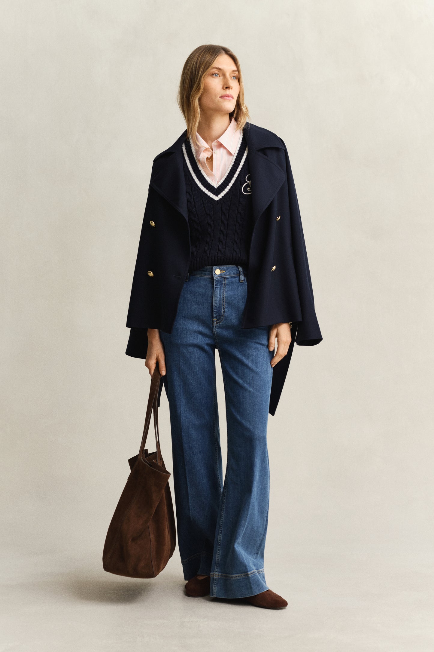 EVENING BLUE, CONTRAST COTTON CABLE V-NECK VEST BY GANT AU.