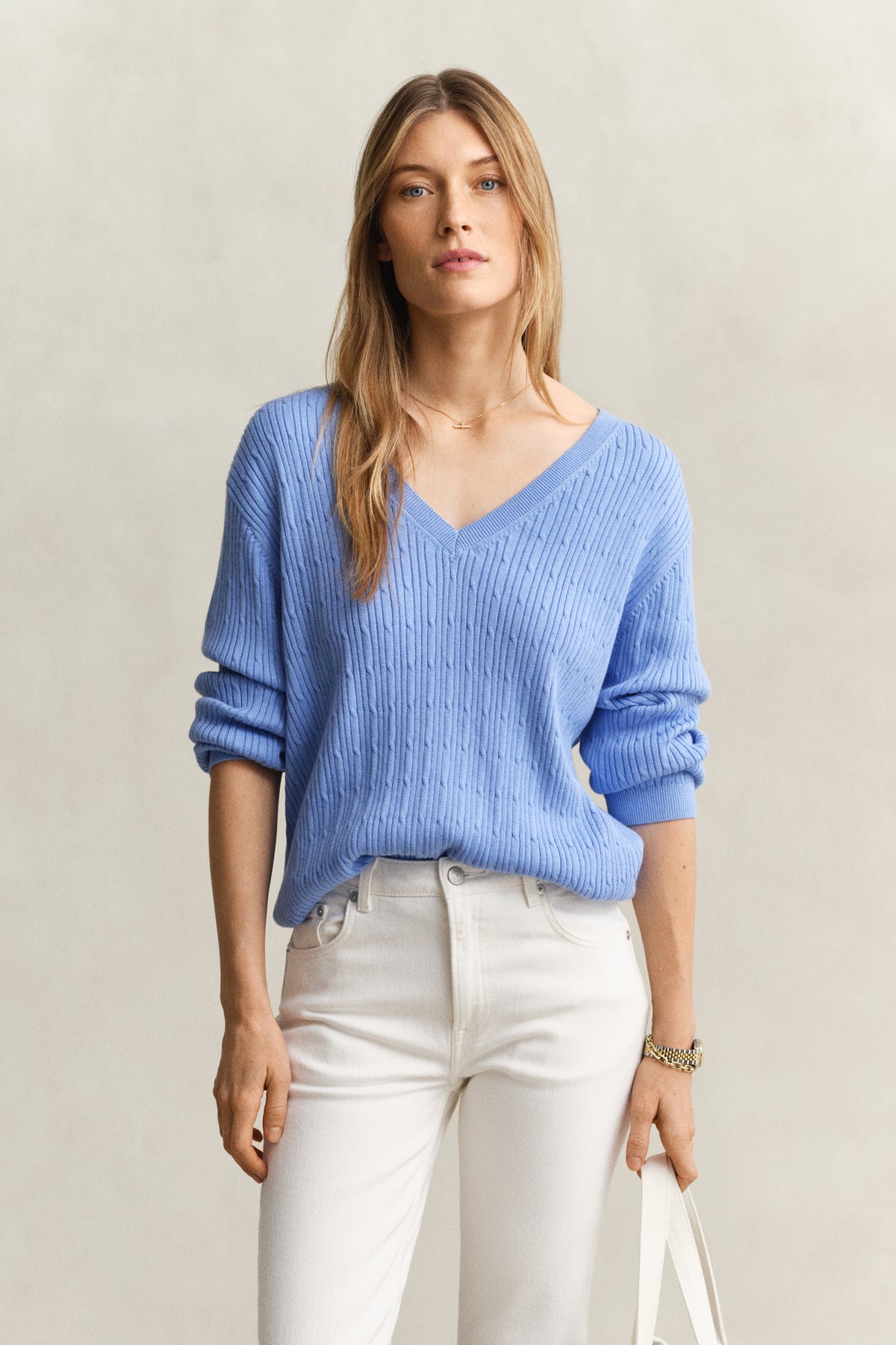 HYDRANGEA BLUE, CABLE KNIT V-NECK, FRONT-VIEW BY GANT AU.