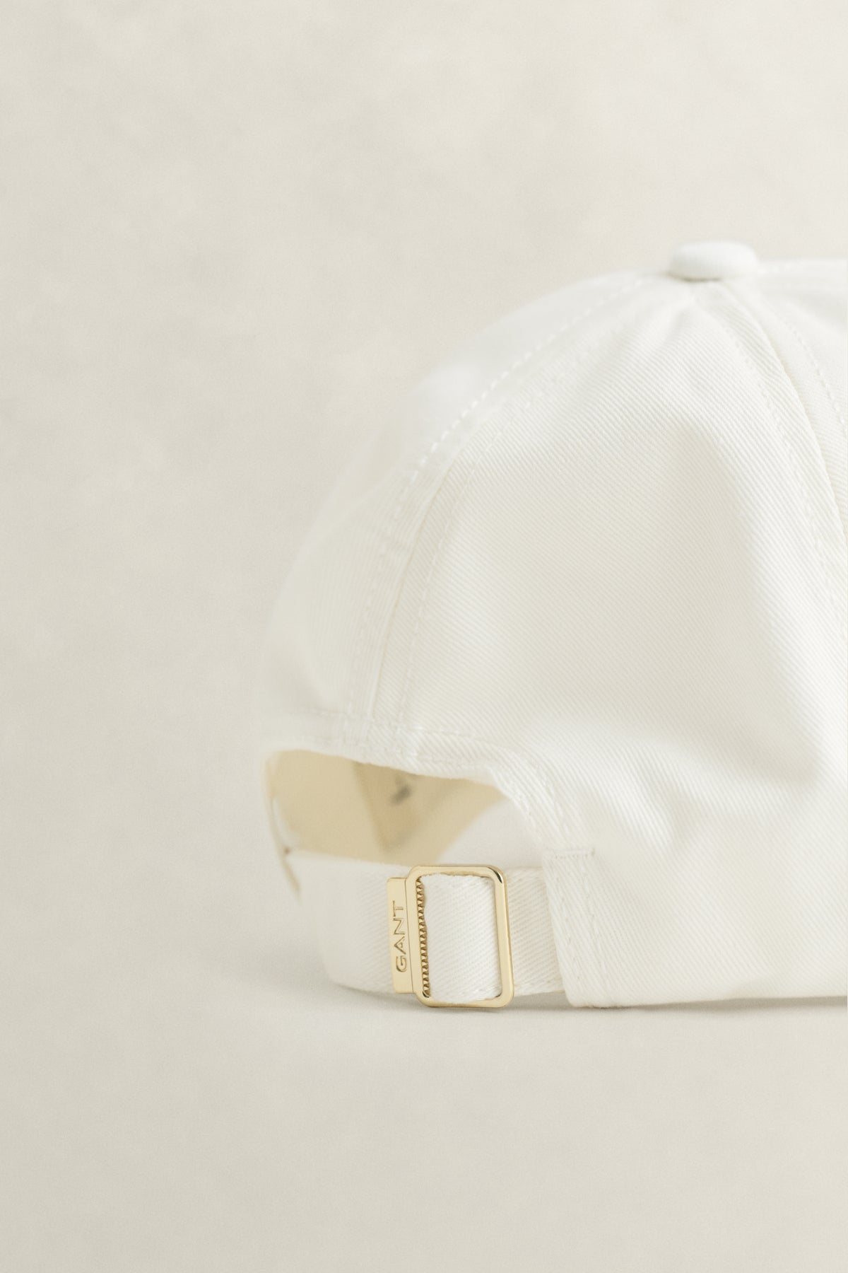 EGGSHELL, Shield Cap, CLOSE-UP BY GANT AU.