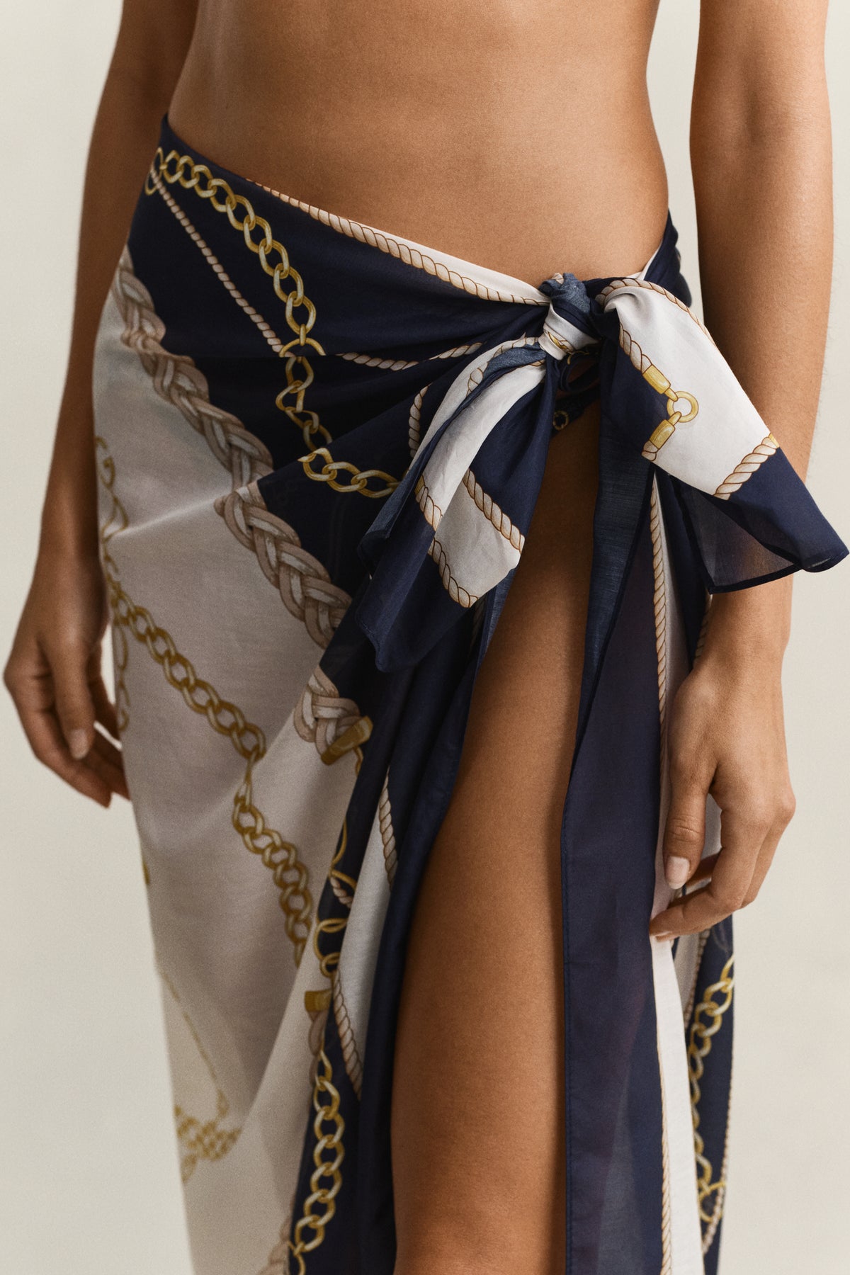EVENING BLUE, CHAIN PRINT SARONG, CLOSE-UP BY GANT AU.
