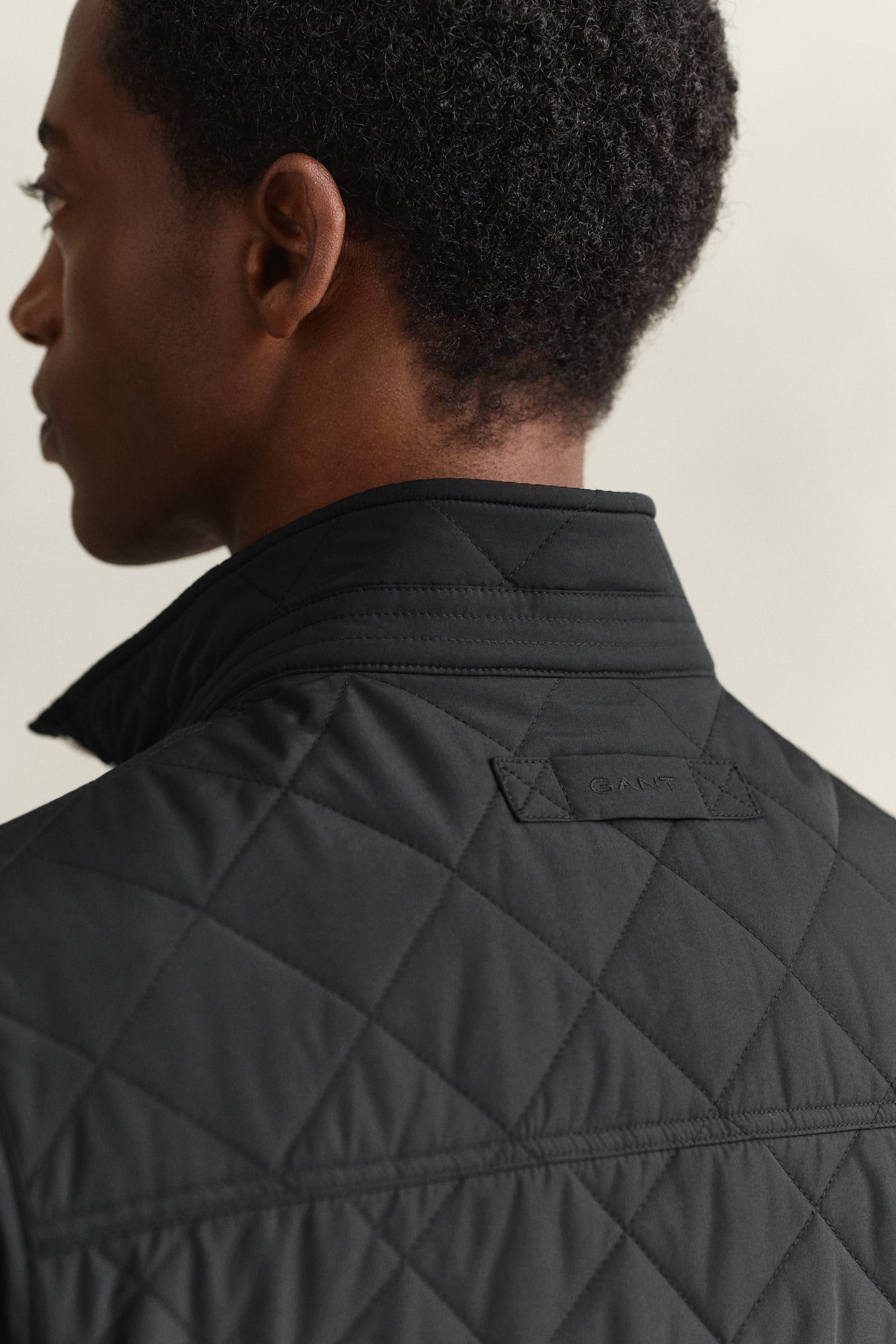 BLACK, QUILTED WINDCHEATER VEST, CLOSE-UP BY GANT AU.
