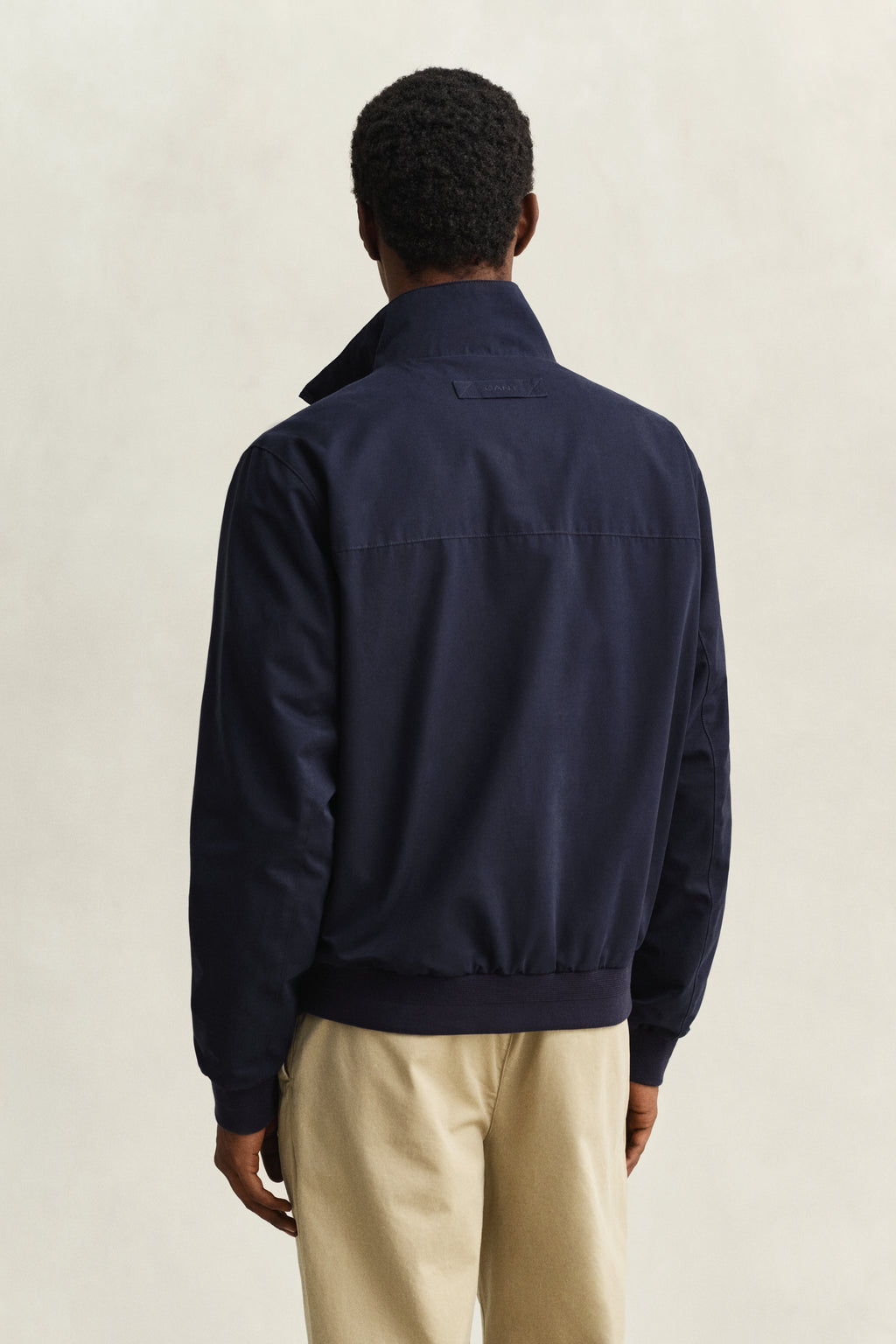 EVENING BLUE, LIGHTWEIGHT HAMPSHIRE JACKET, BACK-VIEW BY GANT AU.