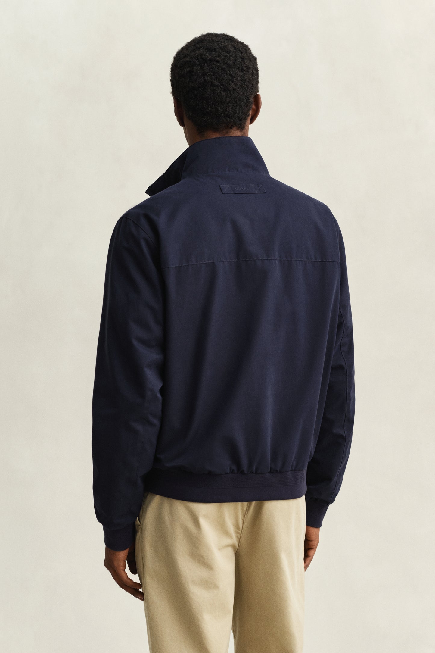 EVENING BLUE, LIGHTWEIGHT HAMPSHIRE JACKET, BACK-VIEW BY GANT AU.