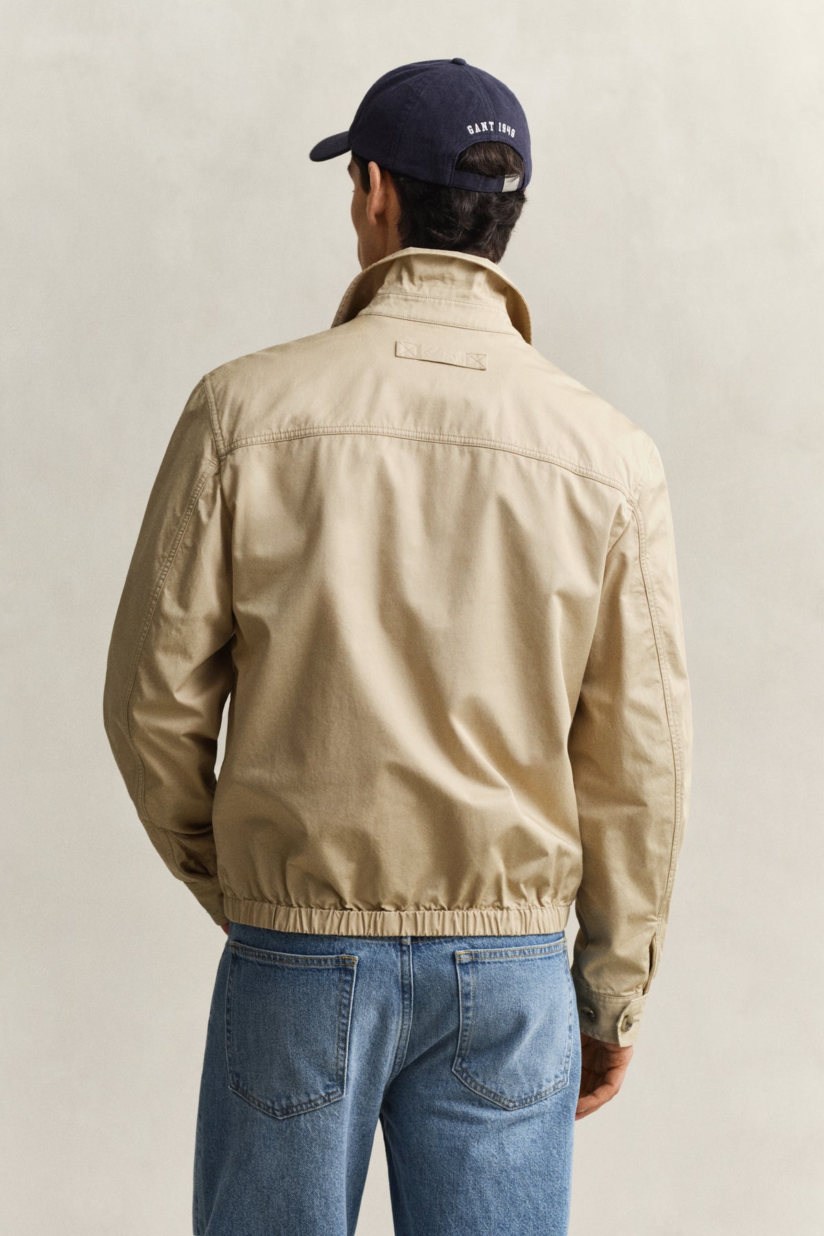 OAT BEIGE, COTTON WINDCHEATER JACKET, BACK-VIEW BY GANT AU.