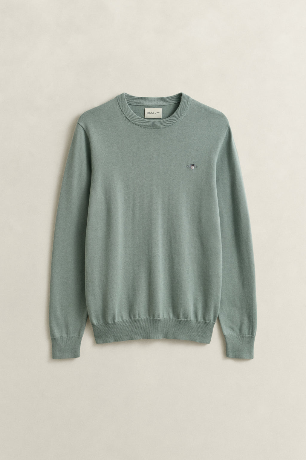 CERAMIC GREY, CLASSIC COTTON C-NECK, FLAT-LAY BY GANT AU.