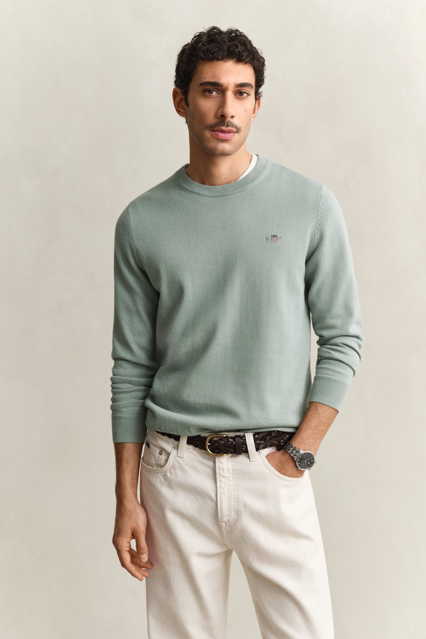 CERAMIC GREY, CLASSIC COTTON C-NECK, FRONT-VIEW BY GANT AU.