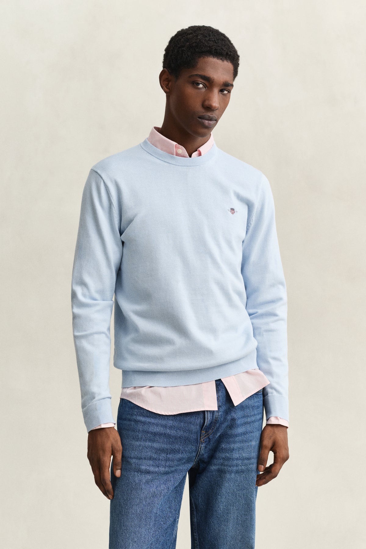 FRESH BLUE, CLASSIC COTTON C-NECK, FRONT-VIEW BY GANT AU.