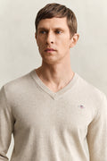 OAT MELANGE, CLASSIC COTTON V-NECK, CLOSE-UP BY GANT AU.