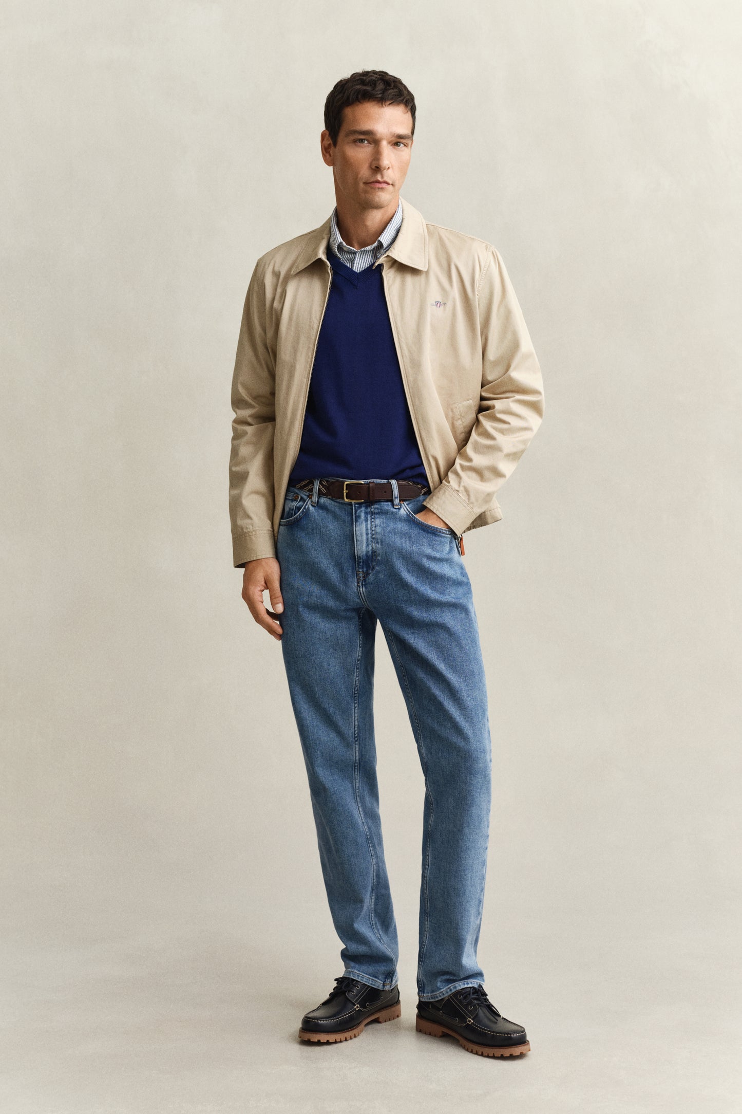 RICH NAVY, CLASSIC COTTON V-NECK BY GANT AU.
